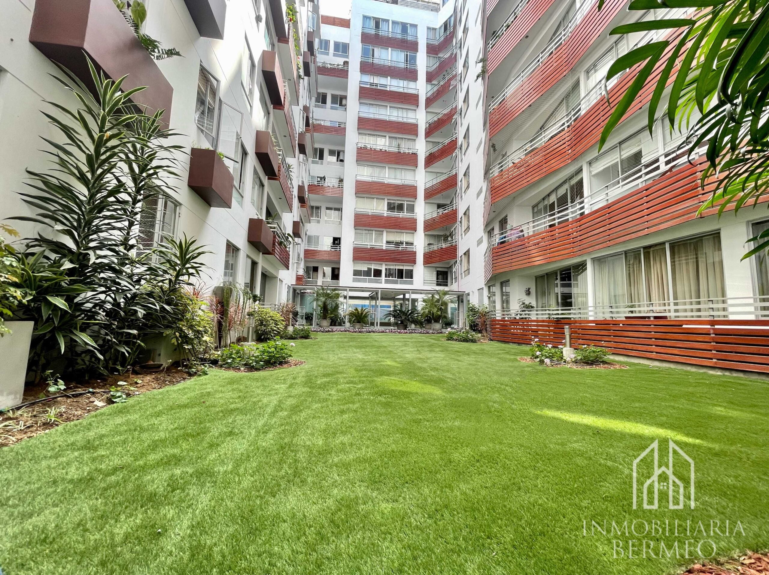 Bello Dúplex Super Amplio en Esquina con Terraza