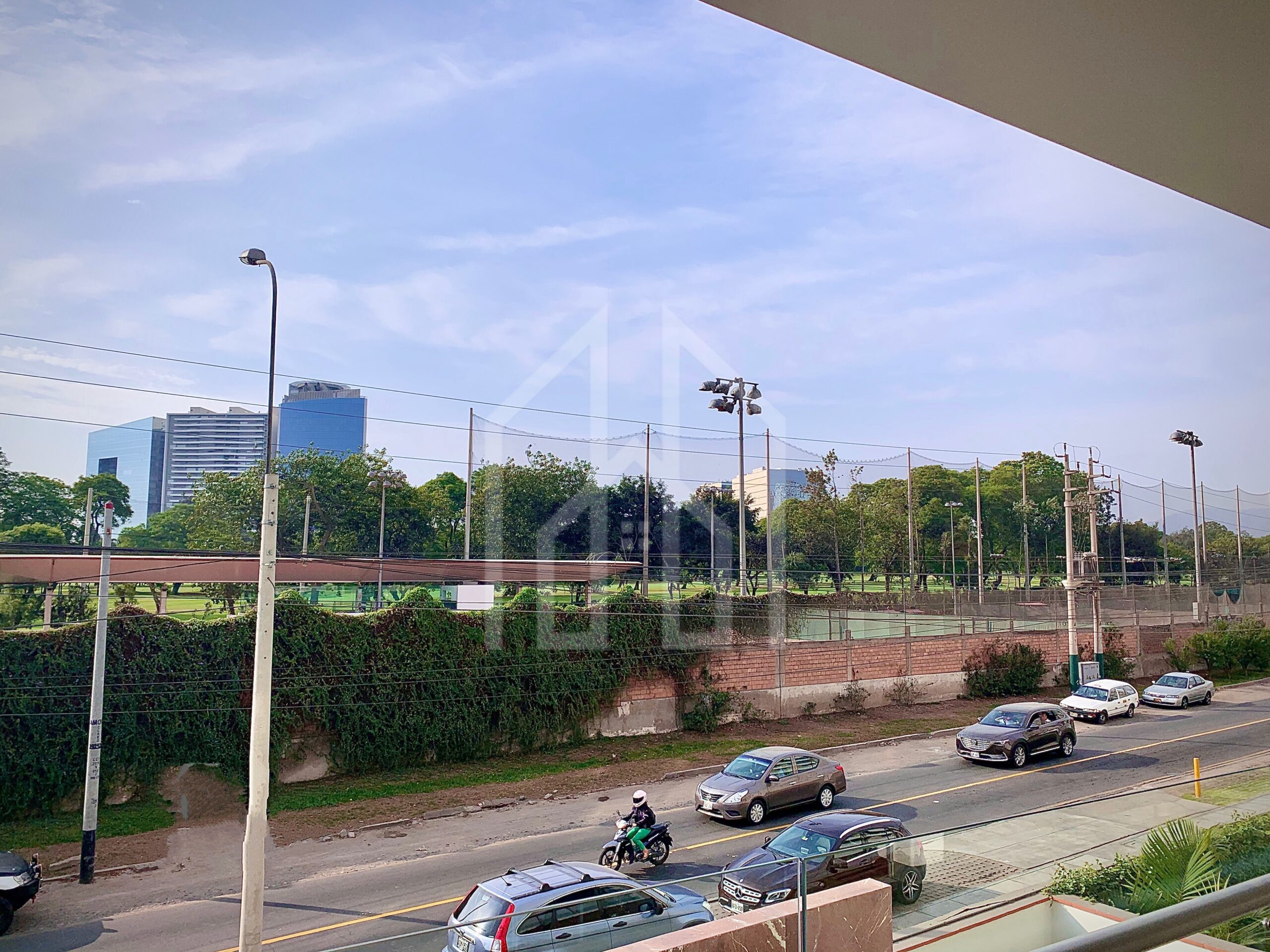 Lujoso Flat con Vista al Golf Los Inkas y Áreas Comunes