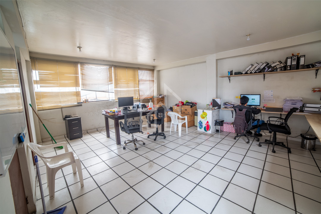 Local Industrial en Venta en Ate (7)