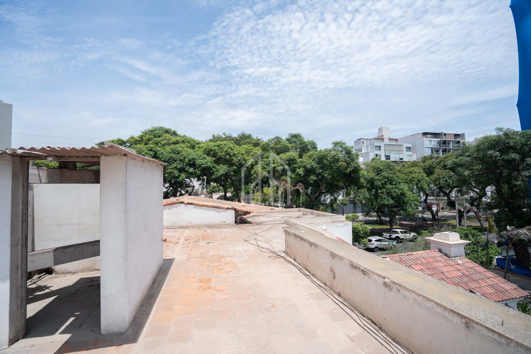 Casa como terreno en venta san isidro av salaverry-29