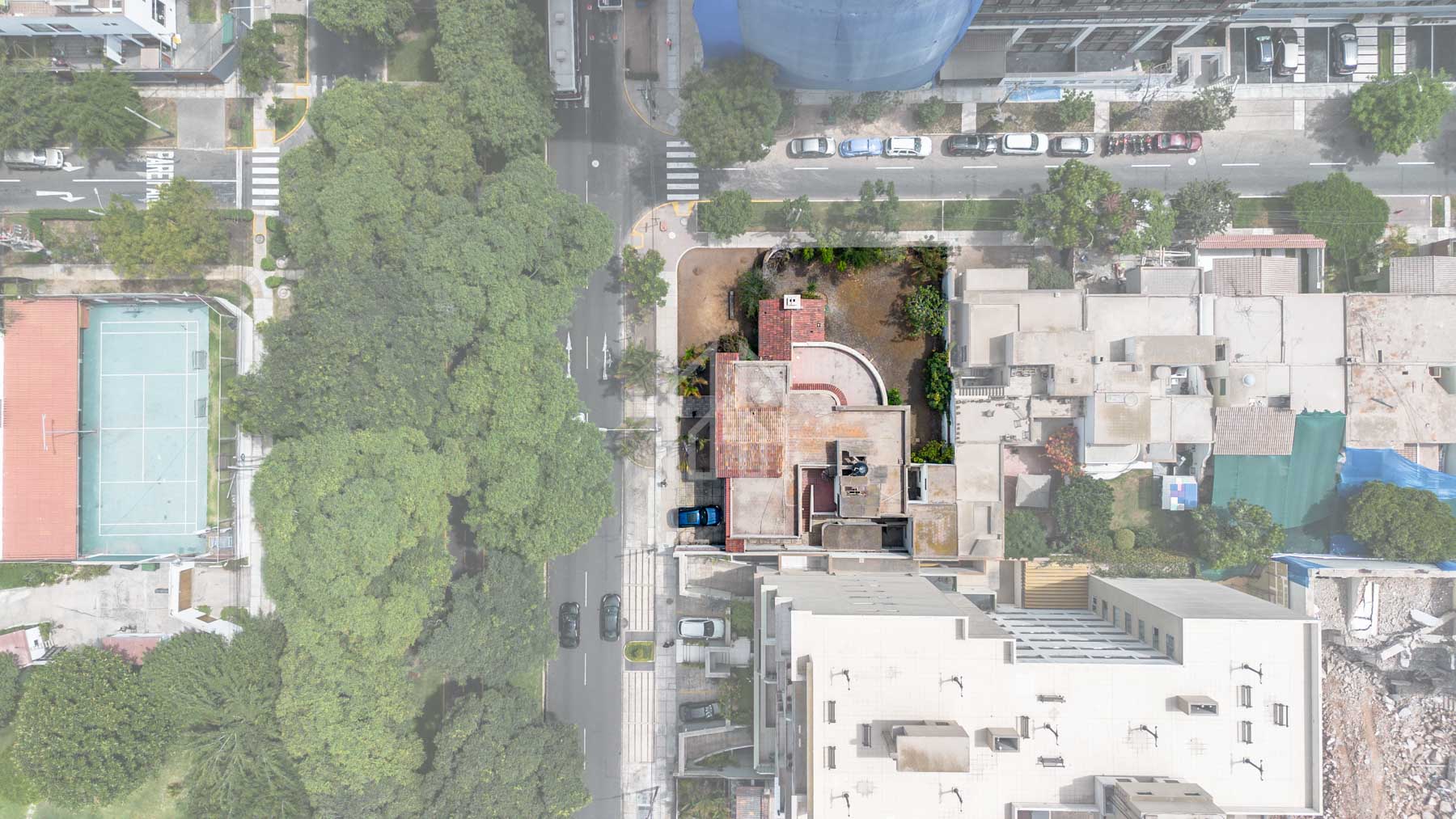 Casa como terreno en venta san isidro av salaverry-37