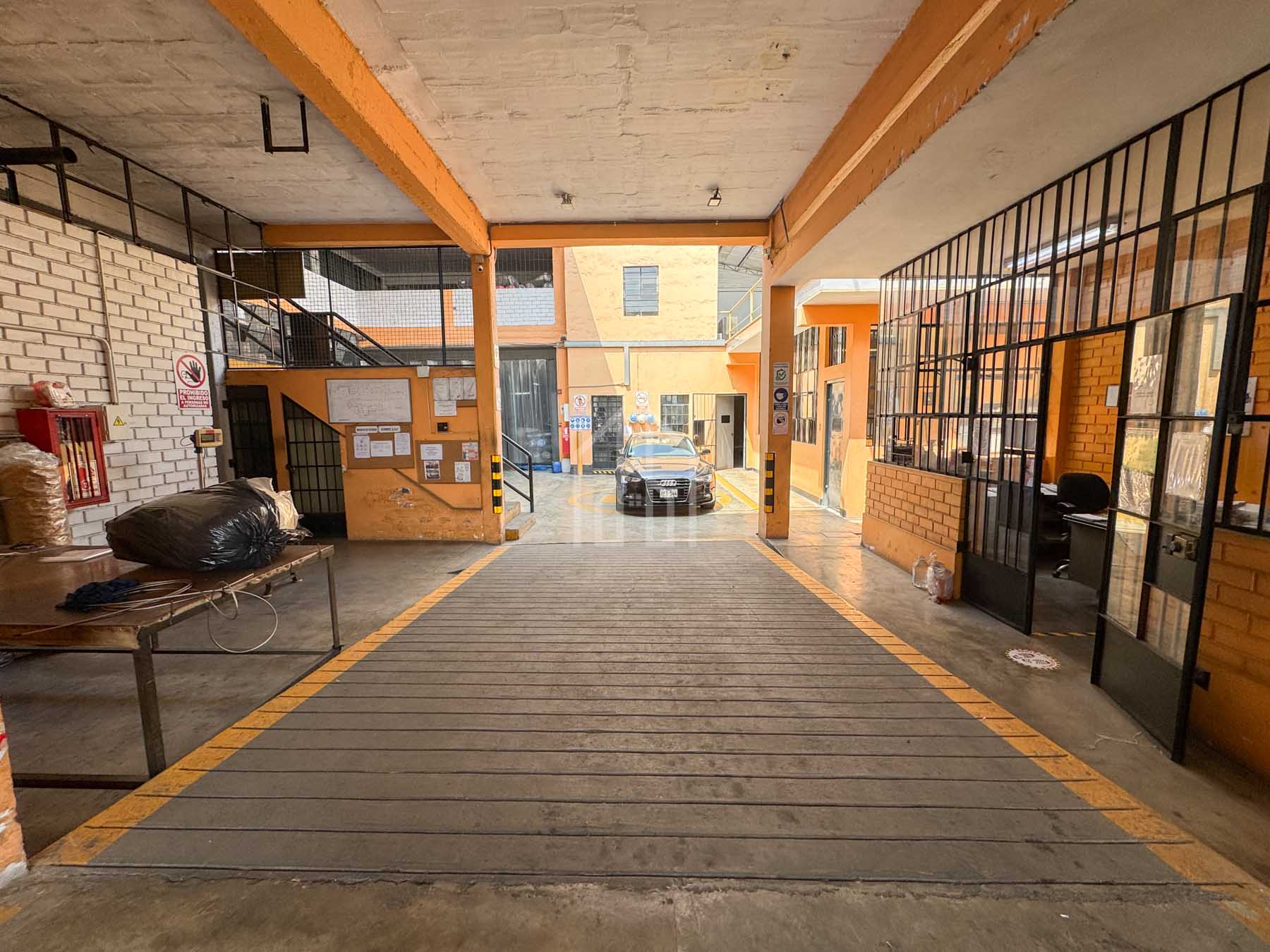 local industrial comercial en venta avenida argentina-15