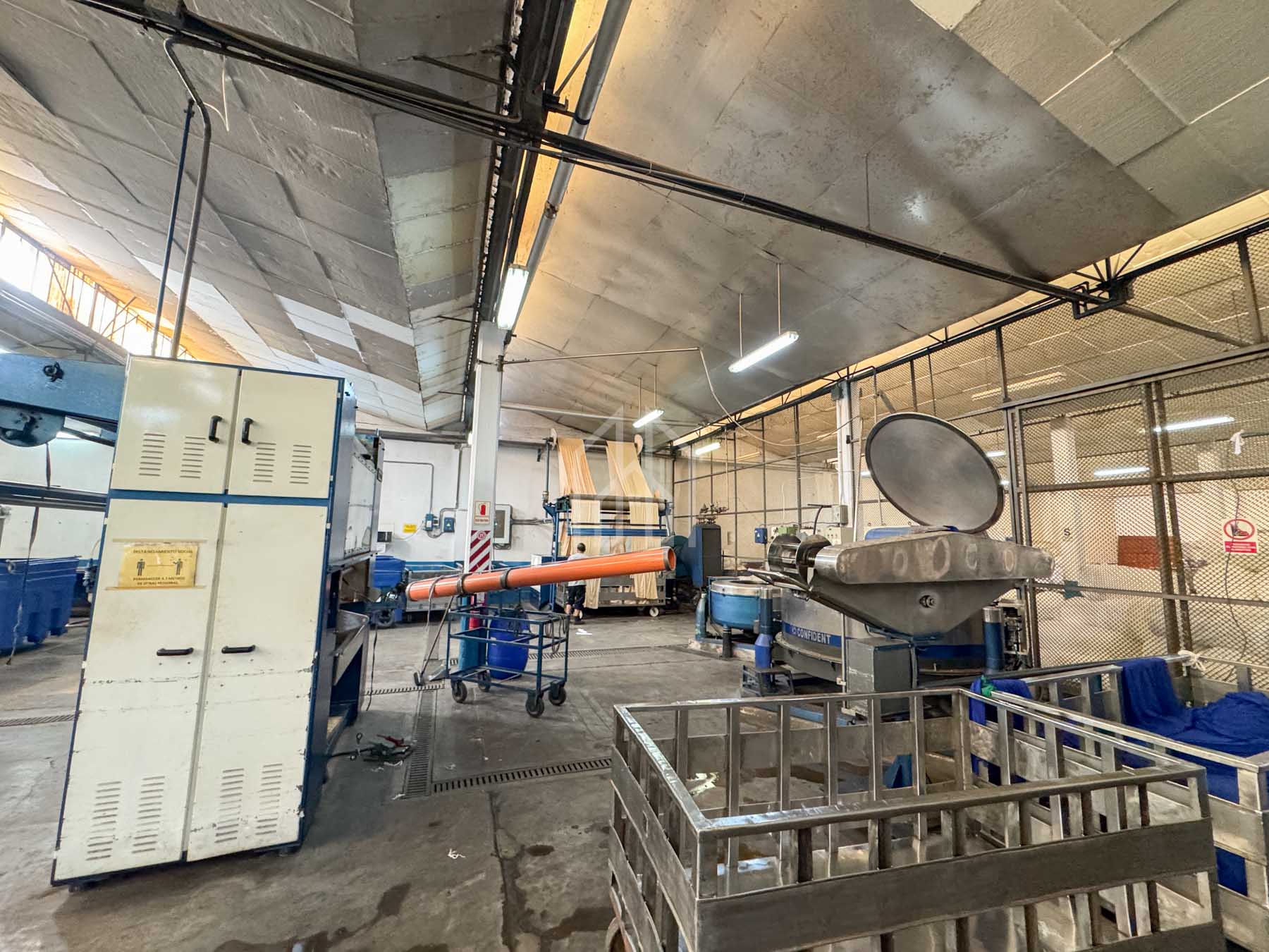 local industrial comercial en venta avenida argentina-26