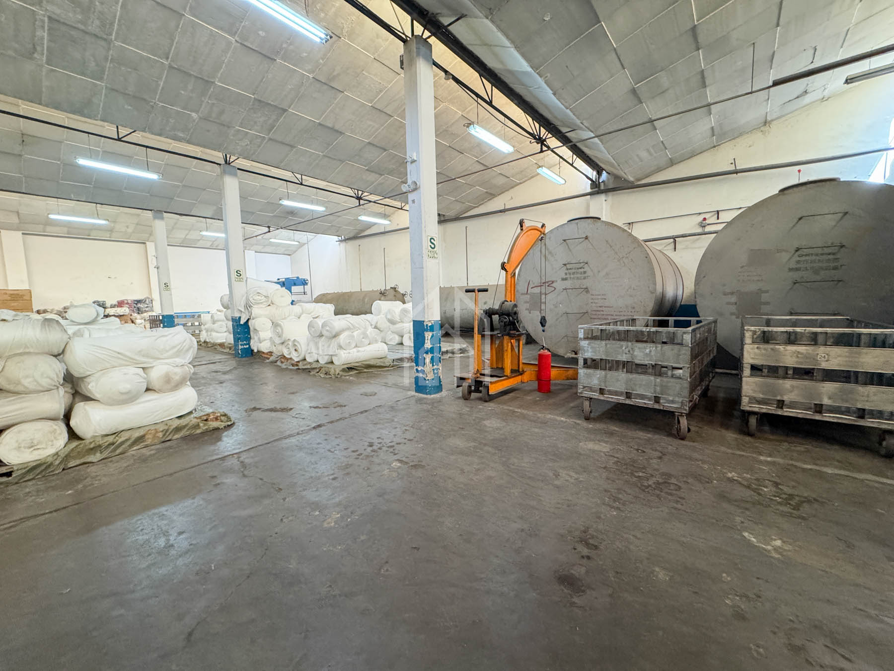 local industrial comercial en venta avenida argentina-32