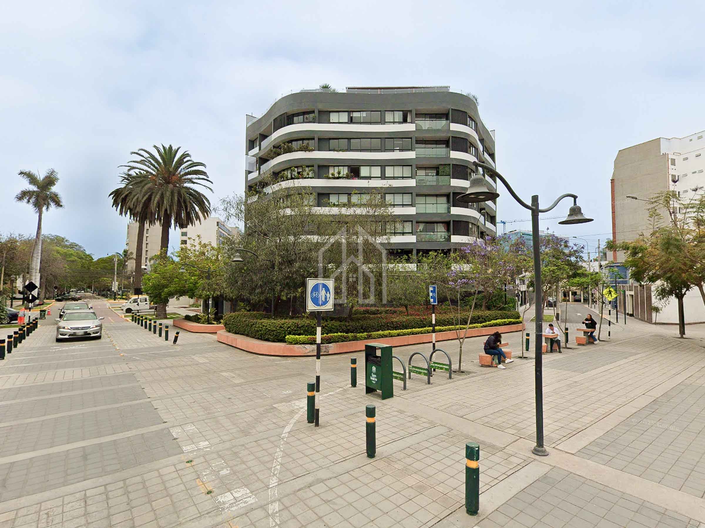 Flat frente a Plaza - Parque