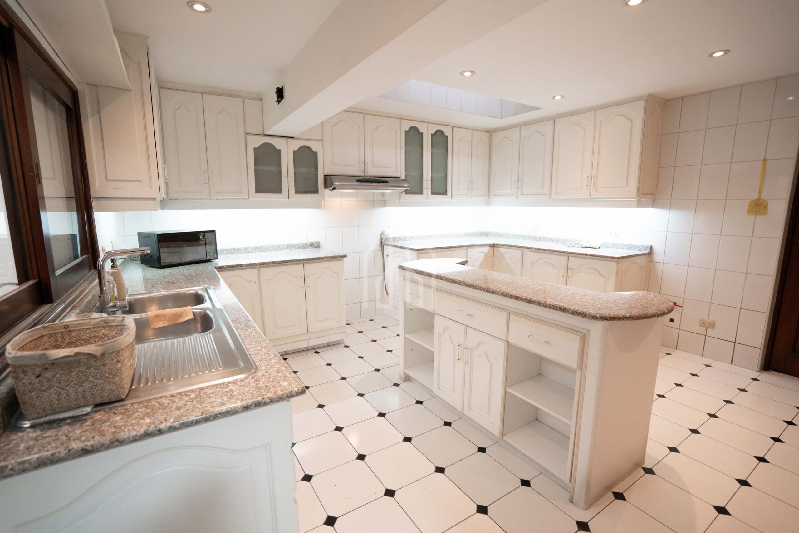 casa en venta condominio britanico surco-17