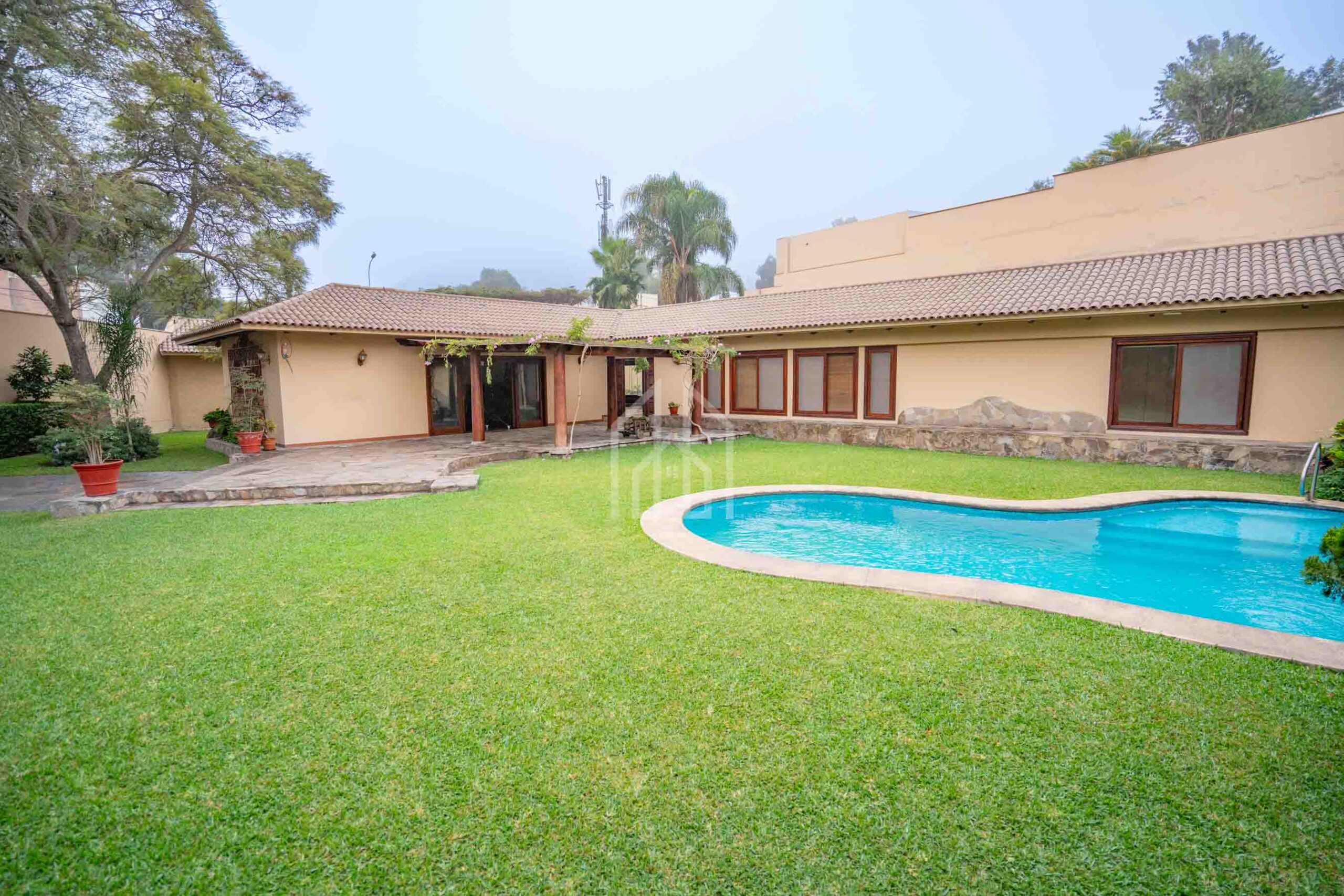 Gran Casa en Condominio Británico