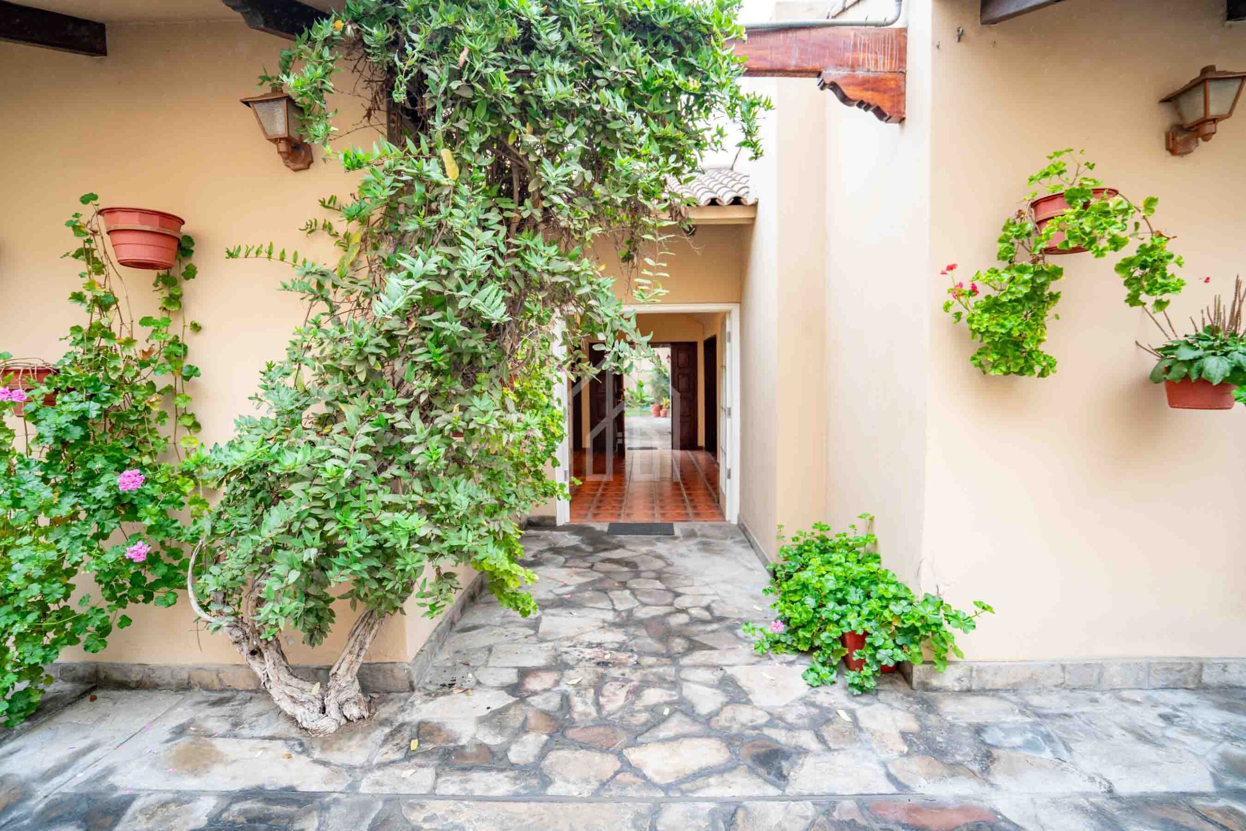 casa en venta condominio britanico surco-23