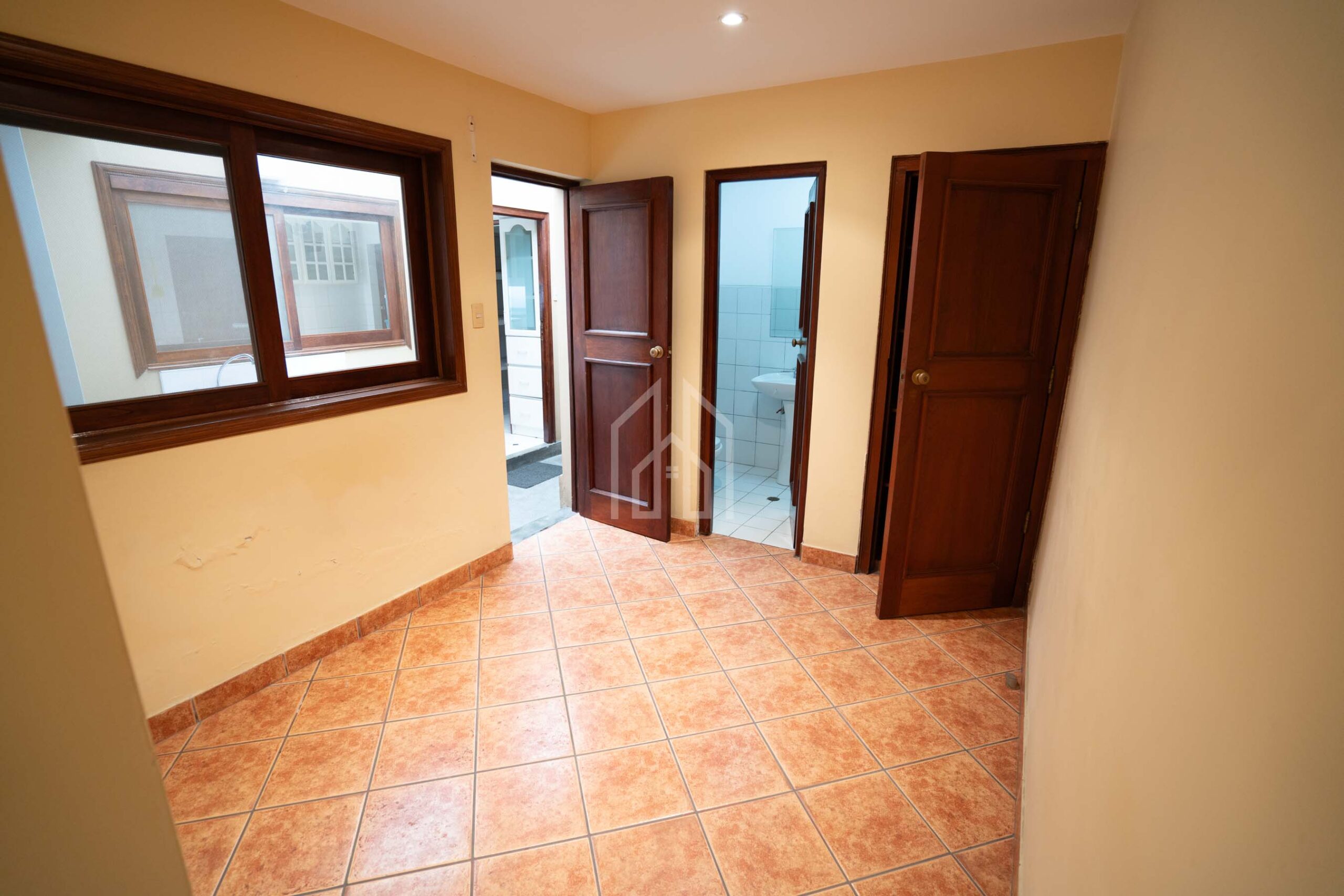 casa en venta condominio britanico surco-45