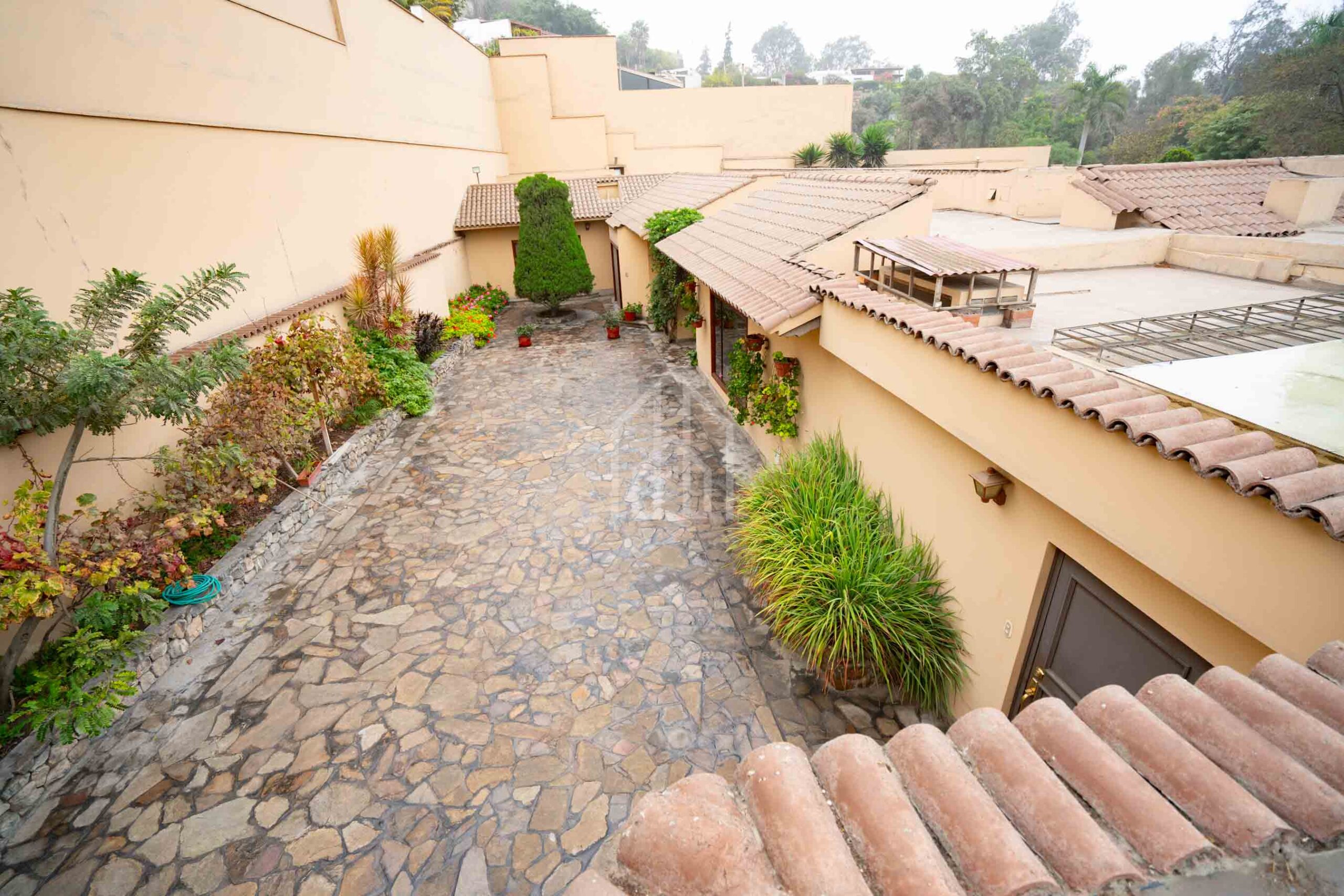 casa en venta condominio britanico surco-48