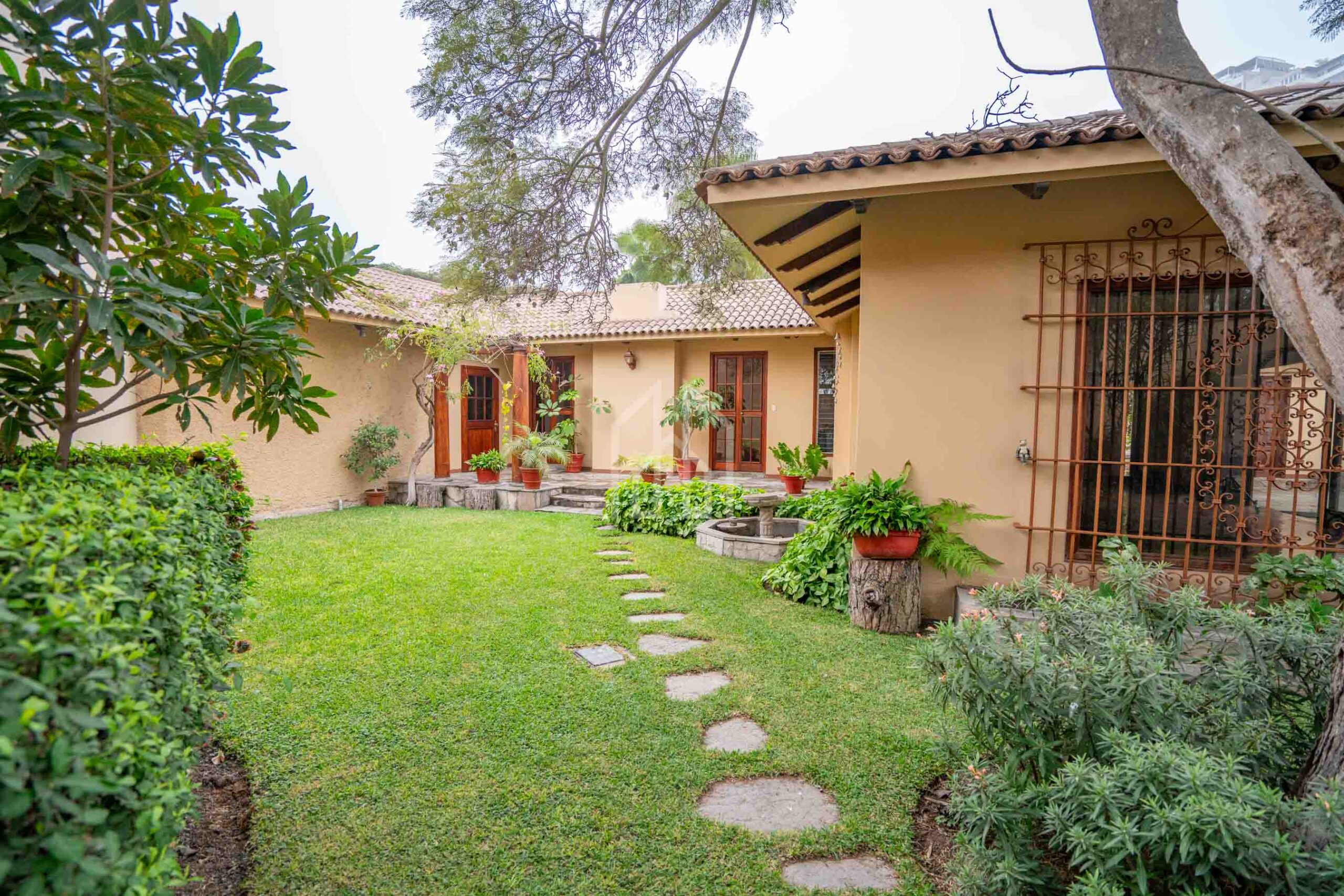 casa en venta condominio britanico surco-6