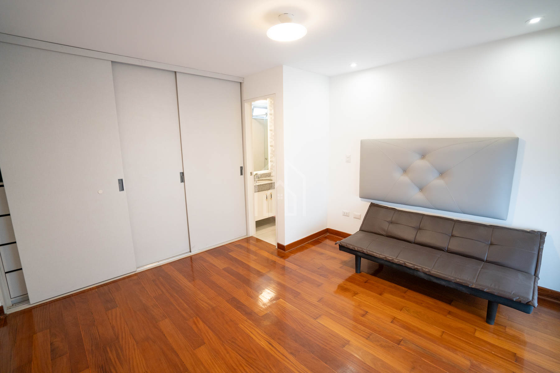 departamento en venta golf los incas-33