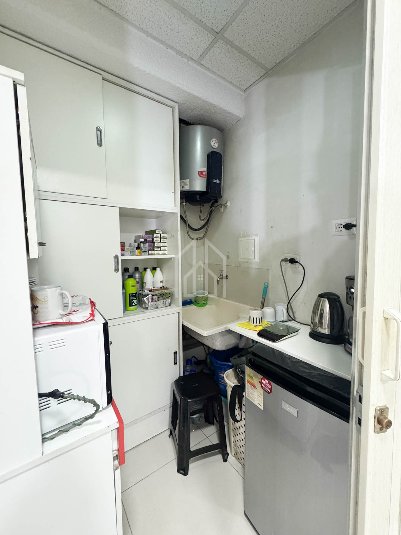 tienda en venta centro comercial caminos del inca-13