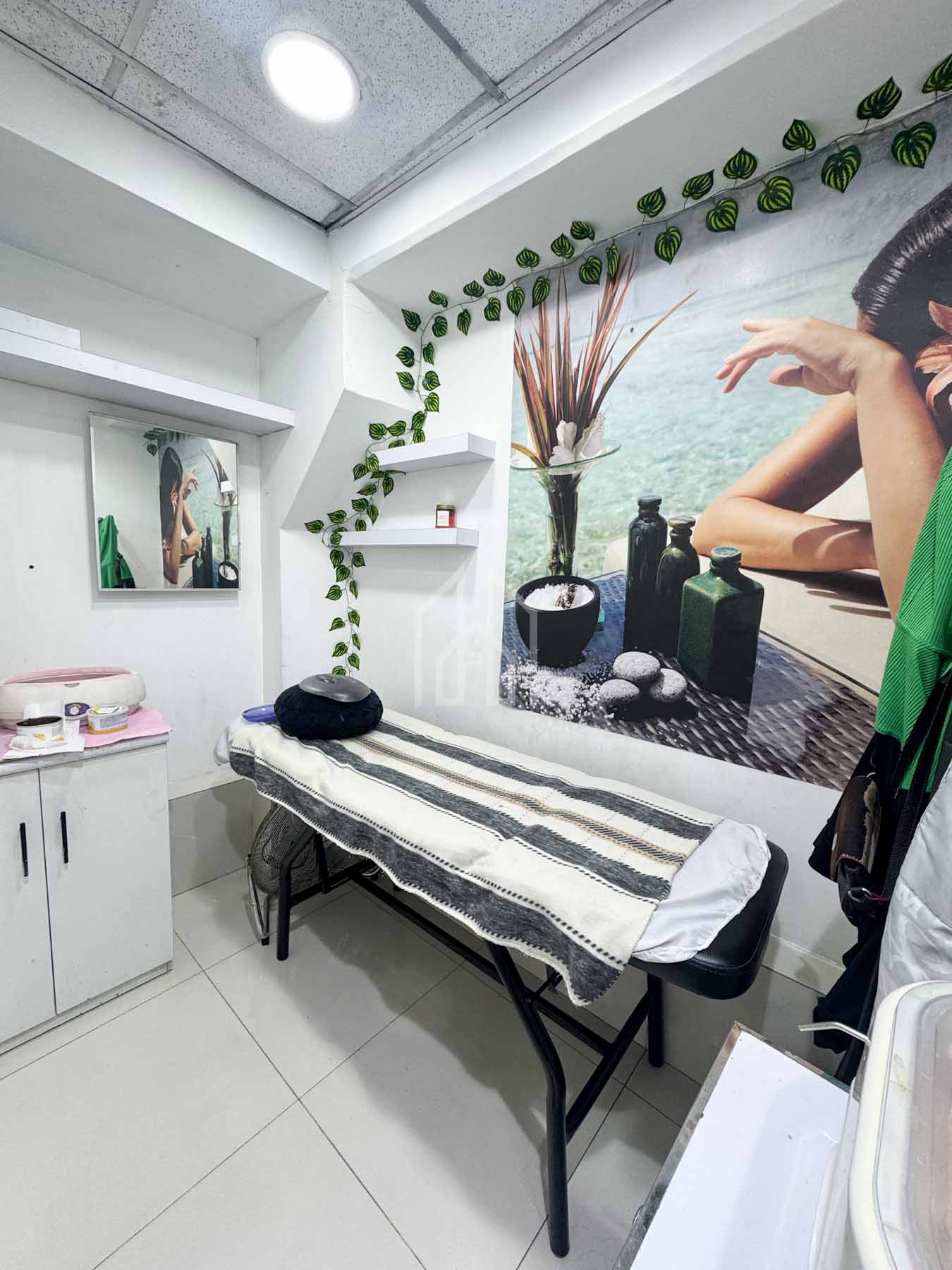 tienda en venta centro comercial caminos del inca-14