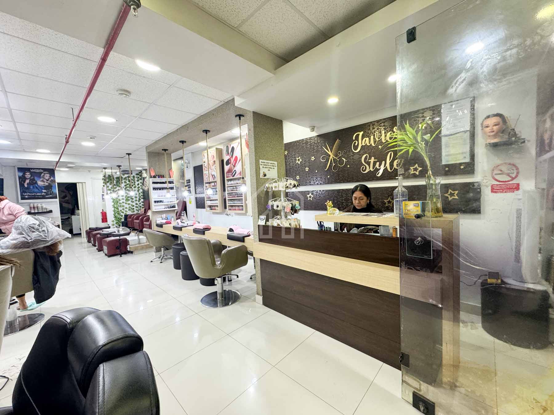 tienda en venta centro comercial caminos del inca-8