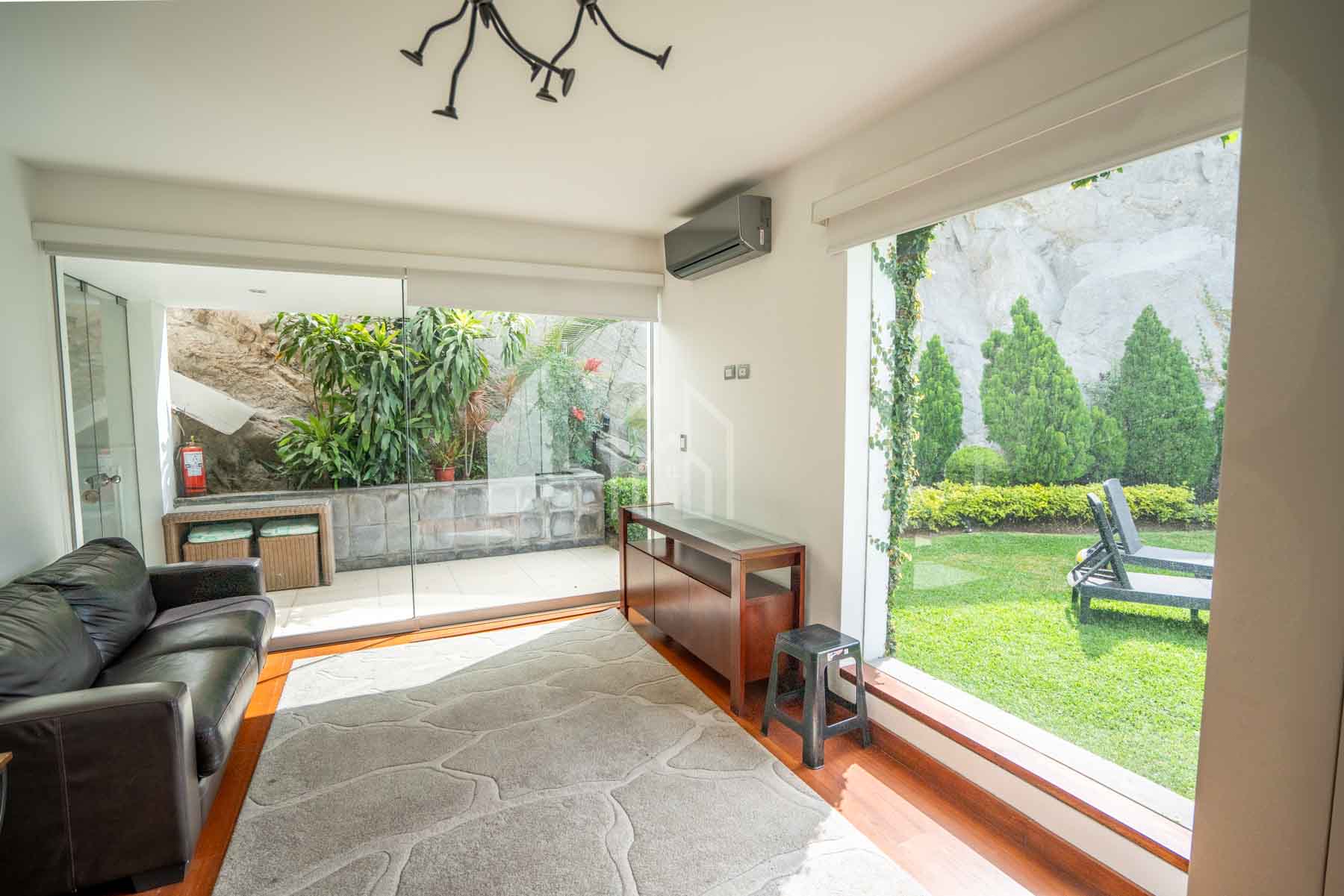 casa en venta la planicie condominio-34