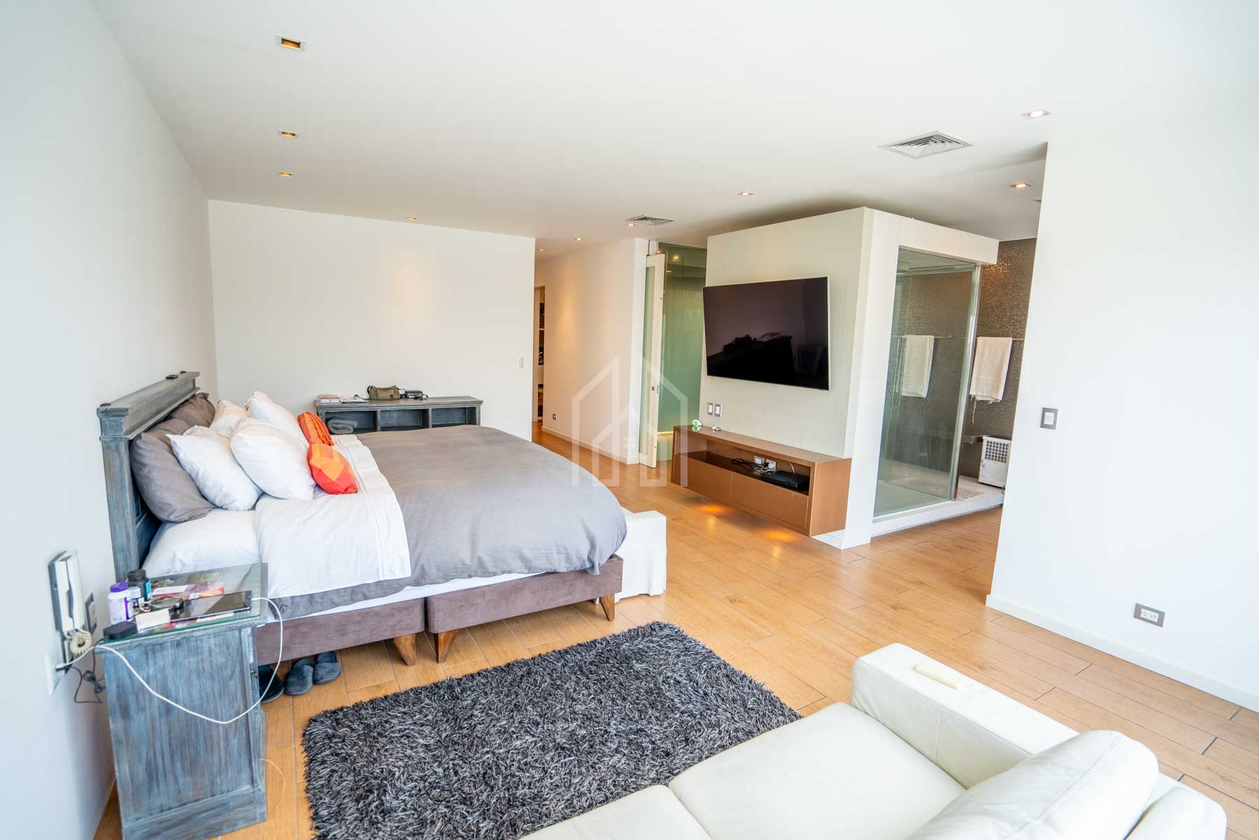 casa en venta la planicie condominio-40