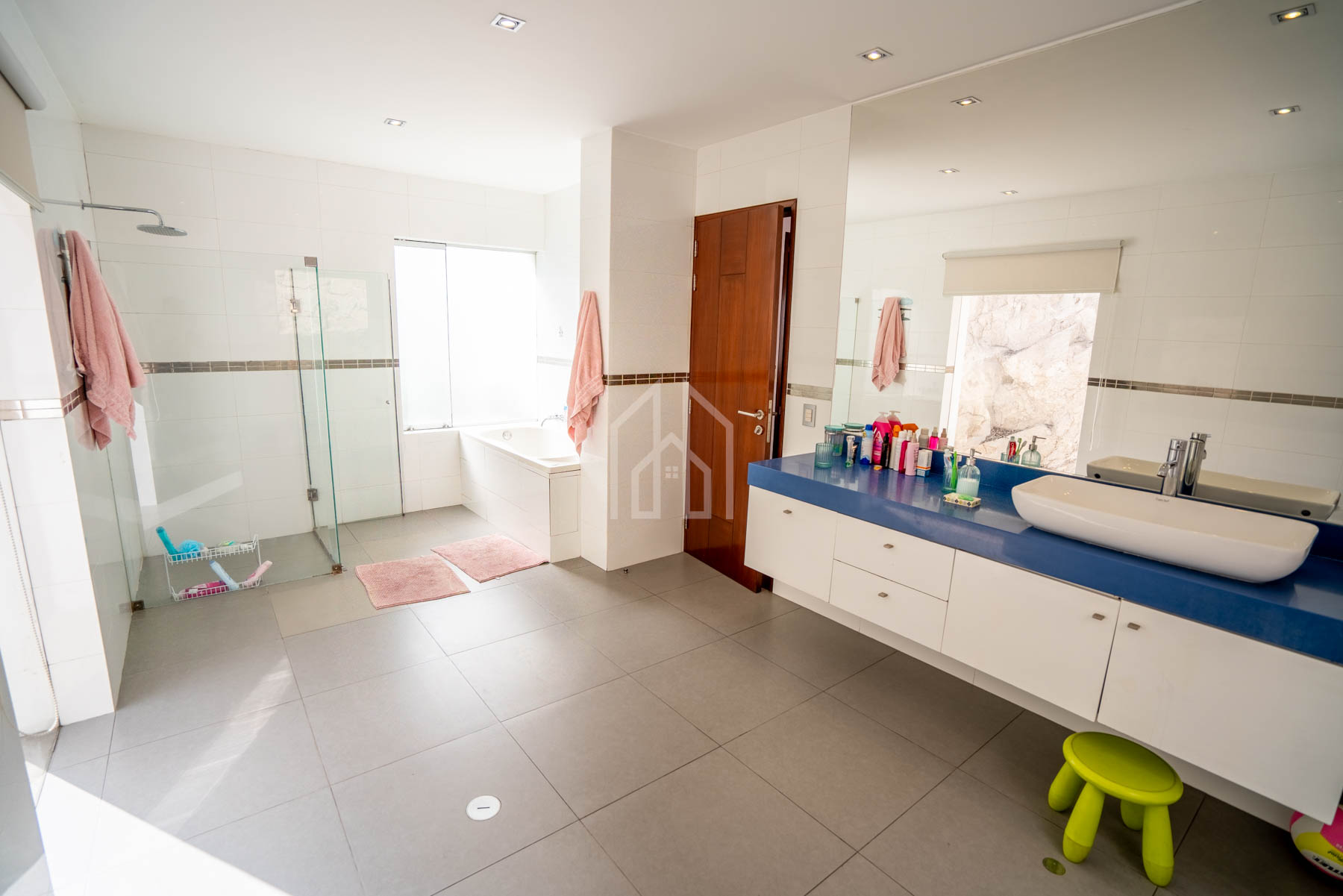 casa en venta la planicie condominio-47