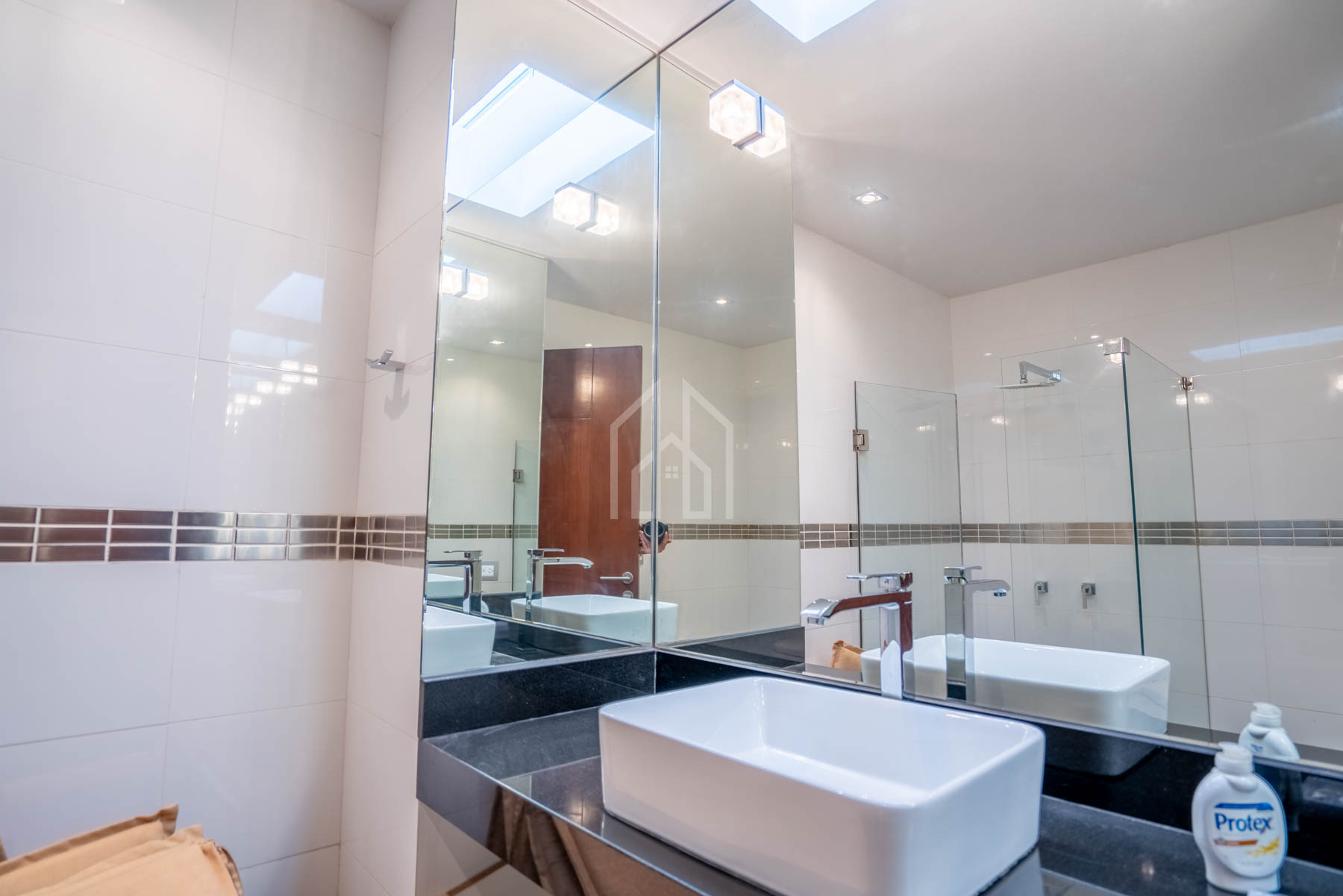 casa en venta la planicie condominio-7