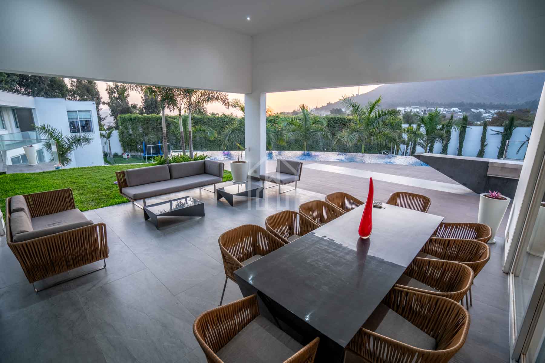 gran casa en venta en la planicie-12