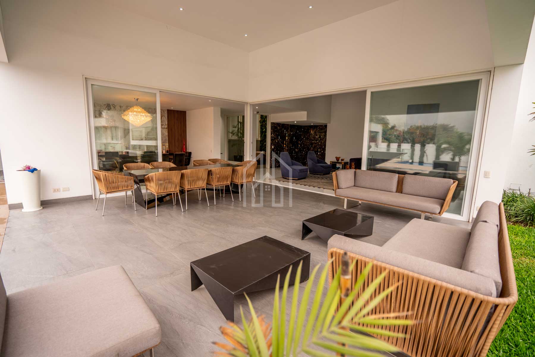 gran casa en venta en la planicie-13