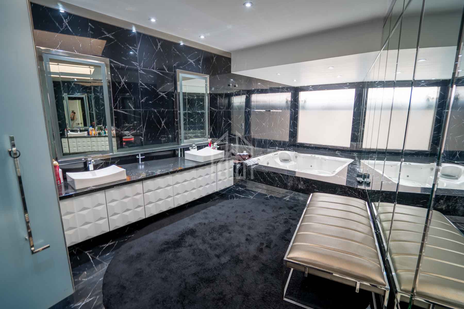 gran casa en venta en la planicie-25