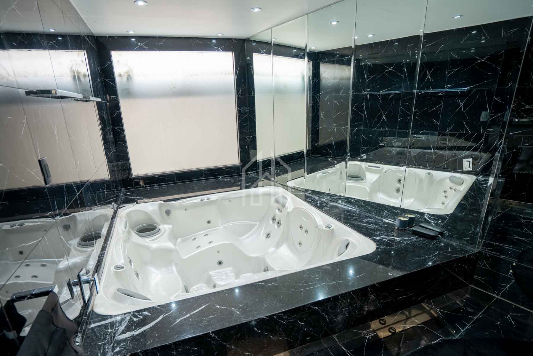 gran casa en venta en la planicie-26