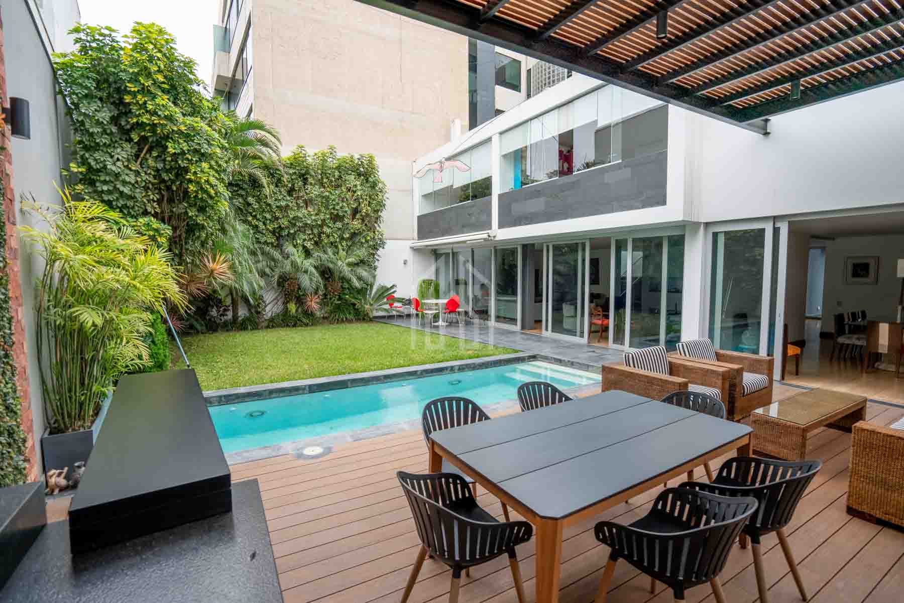 casa en venta en san isidro frente parque acosta-3