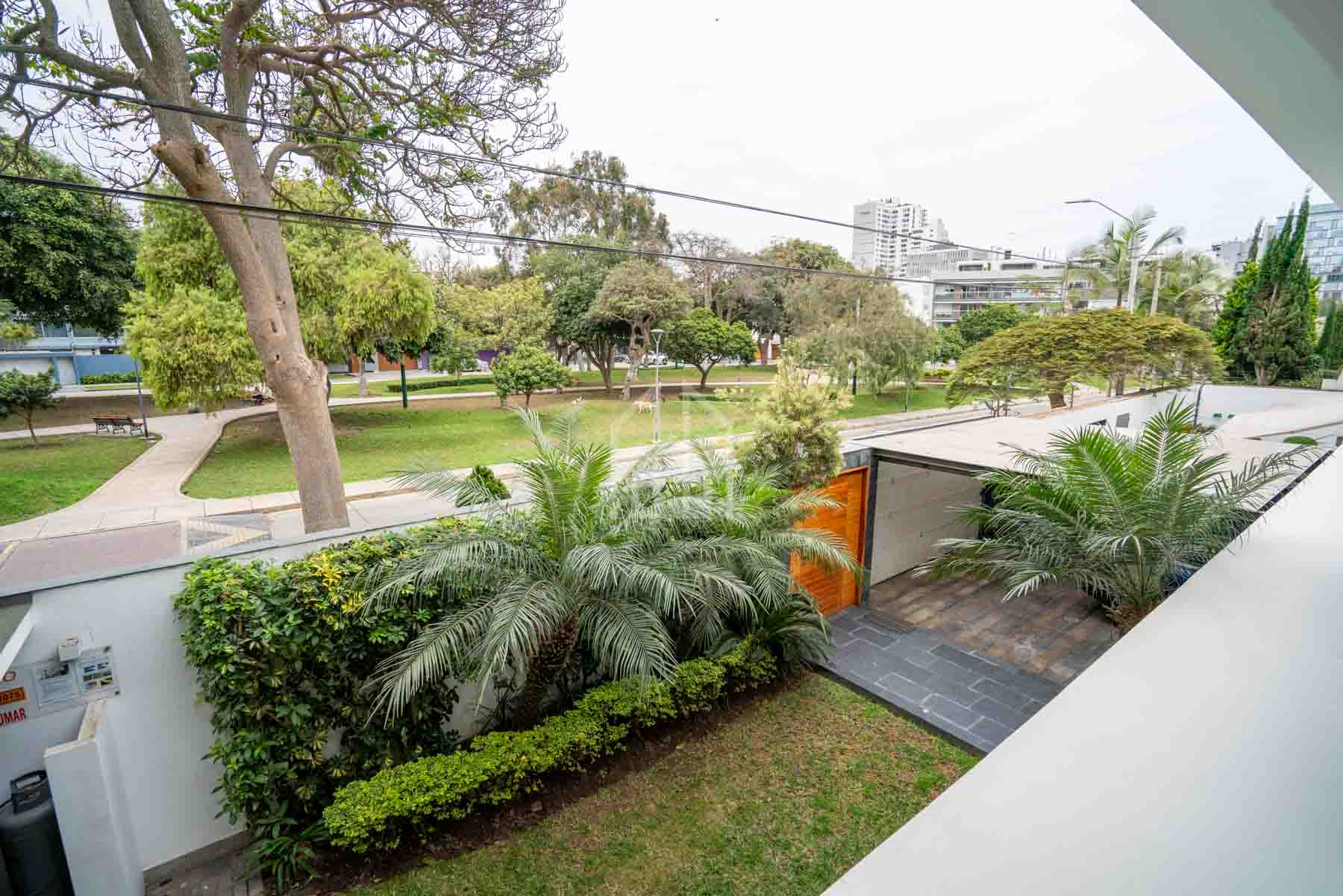 casa en venta en san isidro frente parque acosta-34