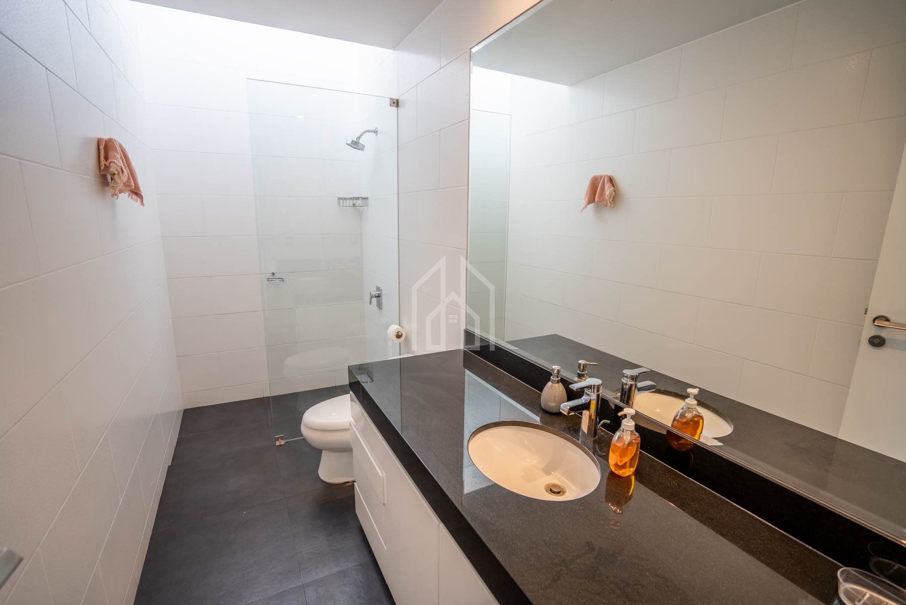 casa en venta en san isidro frente parque acosta-40