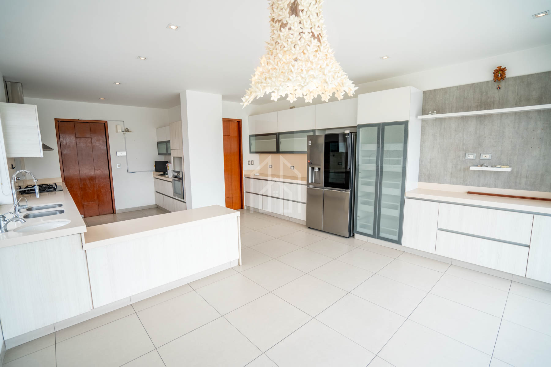 casa en venta la planicie condominio b-10