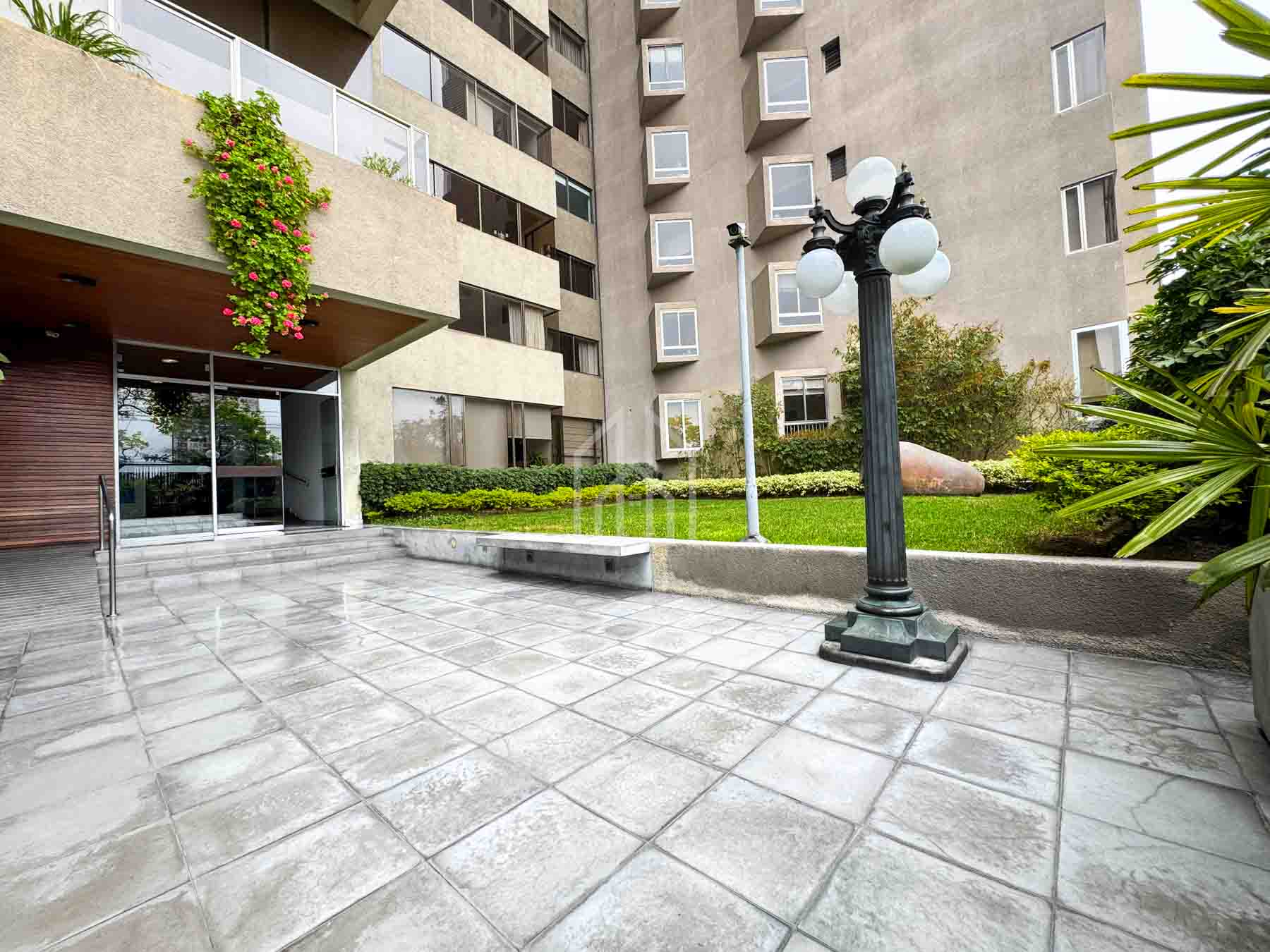 departamento en venta san isidro frente al golf miro quesada-3