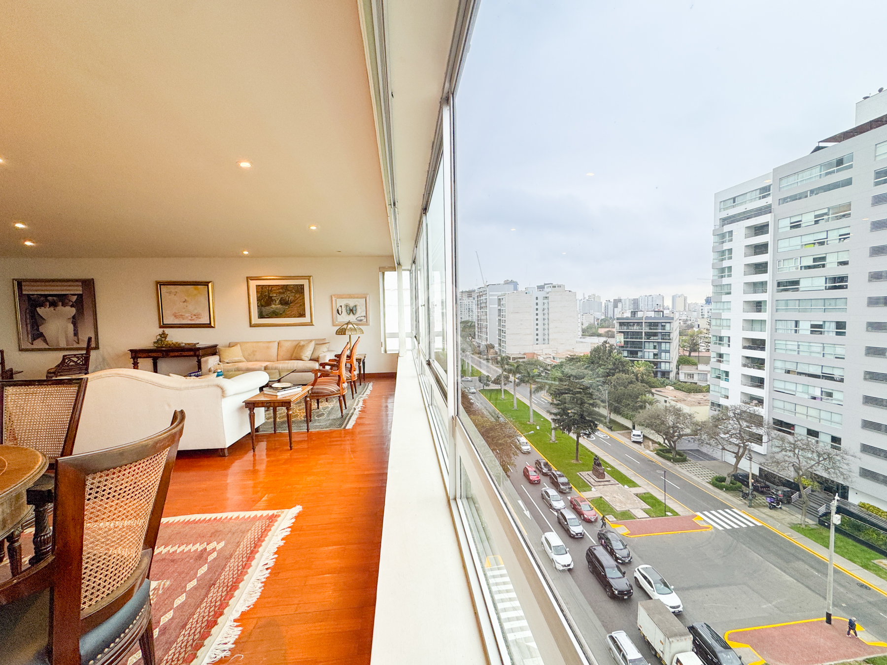 Clásico Flat en Esquina