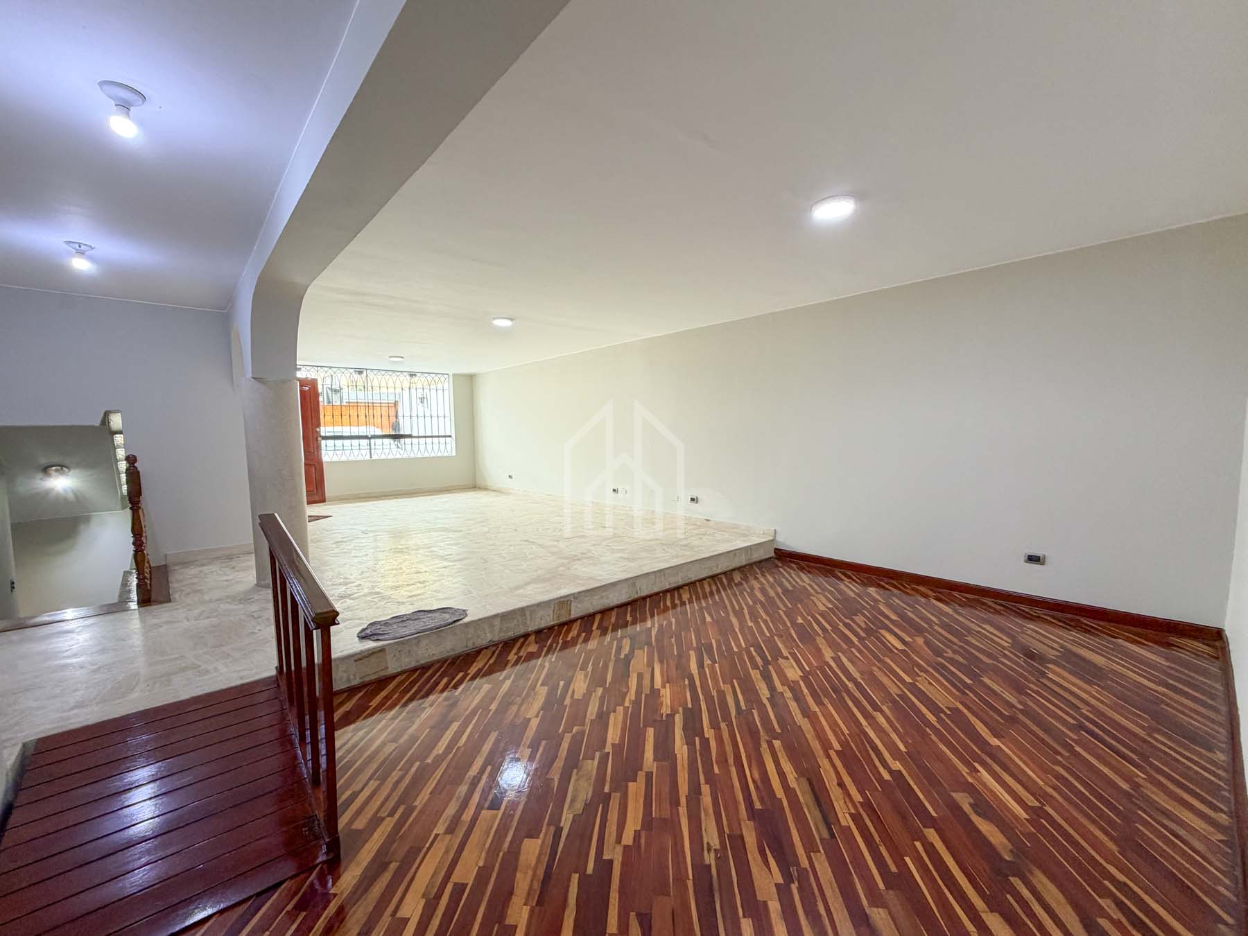 Flat 1er Piso con Sótano