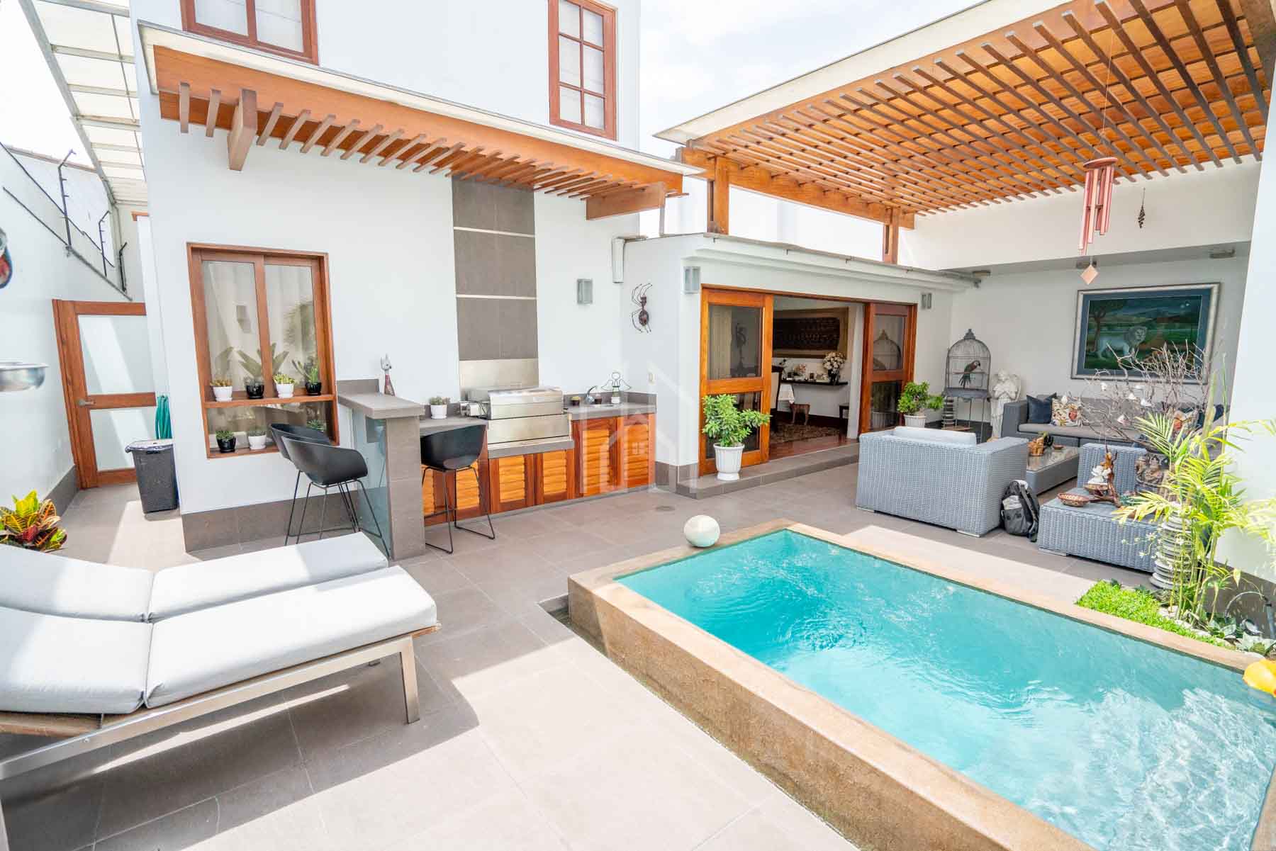 casa en venta la molina surco-1