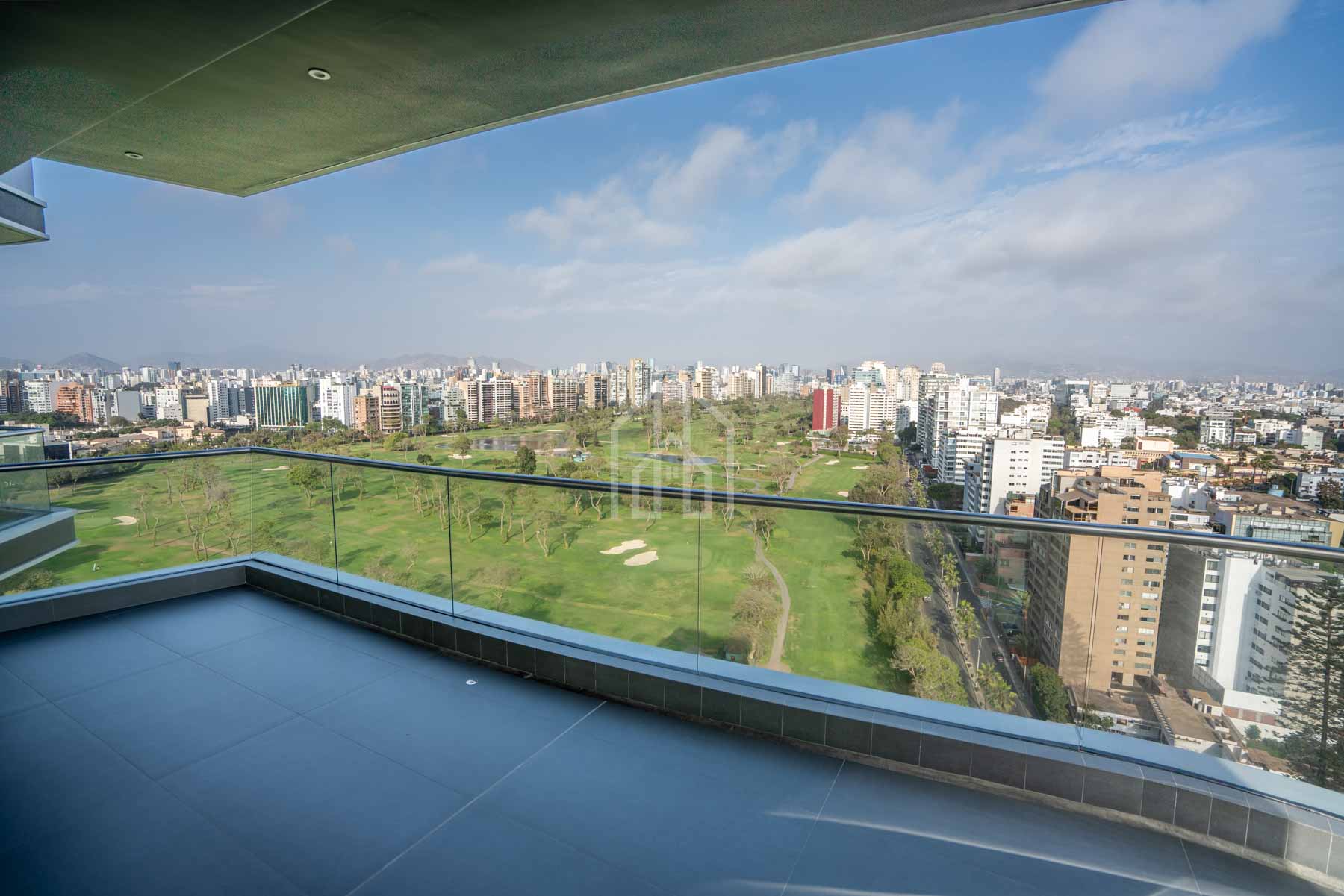 departamento en venta departamento penthouse golf san isidro-16