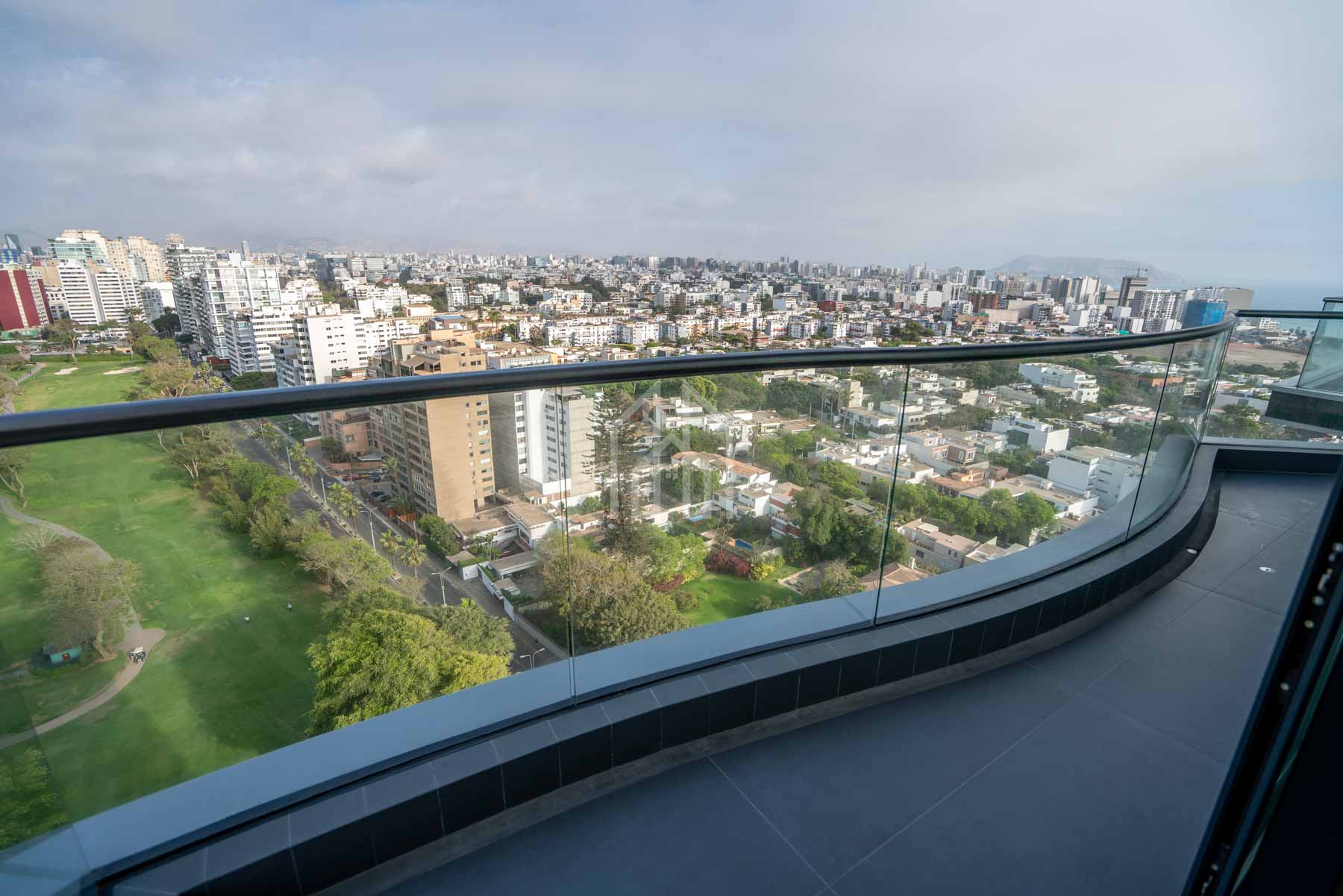 departamento en venta departamento penthouse golf san isidro-24