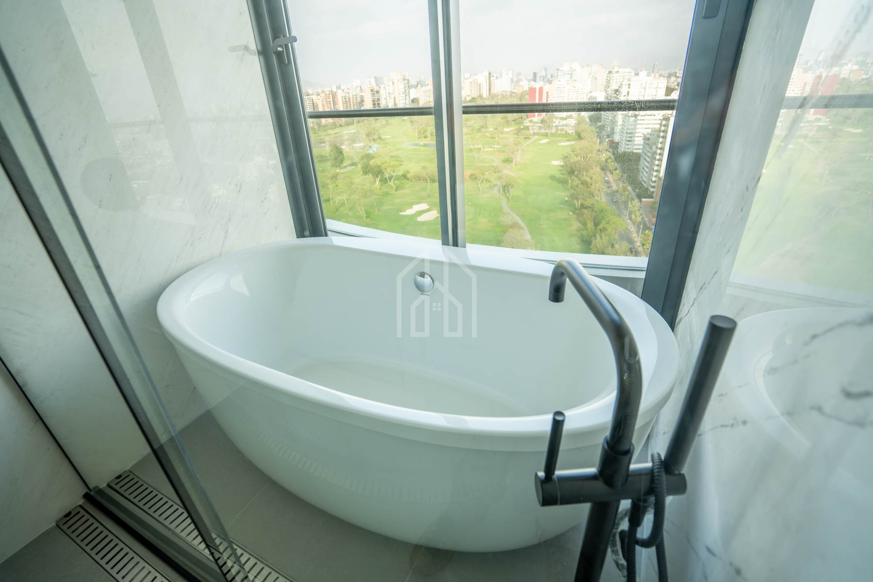 departamento en venta departamento penthouse golf san isidro-27