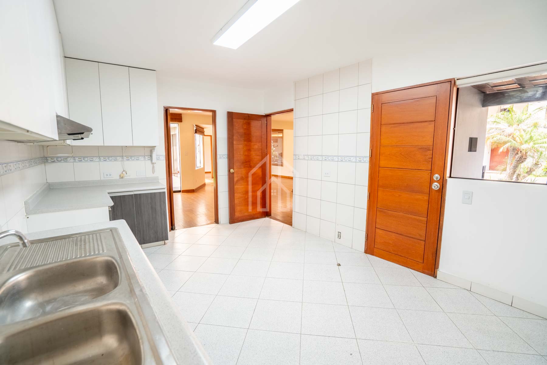 casa en condominio en venta tres marias surco-18