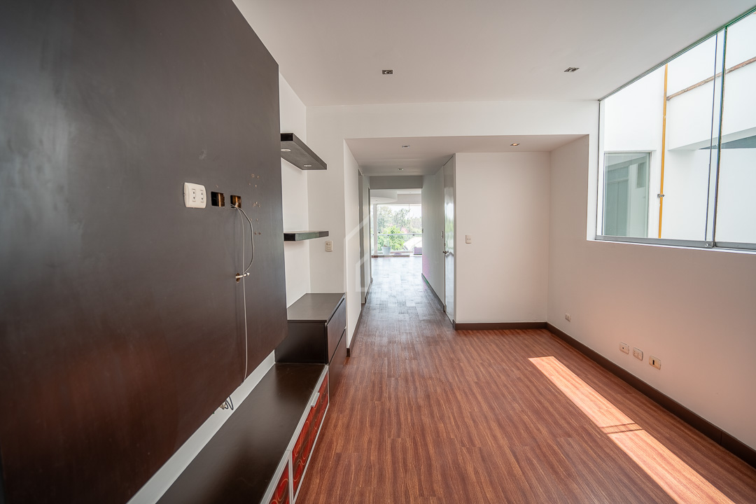 departamento en venta en surco golf los incas-11