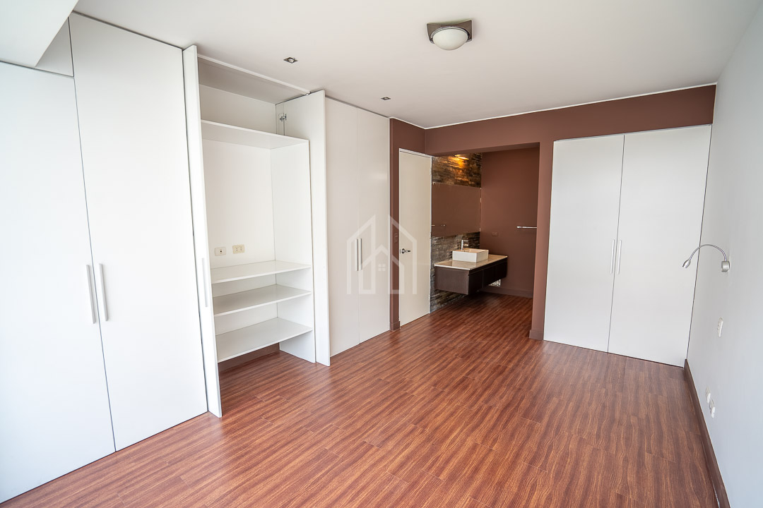 departamento en venta en surco golf los incas-14