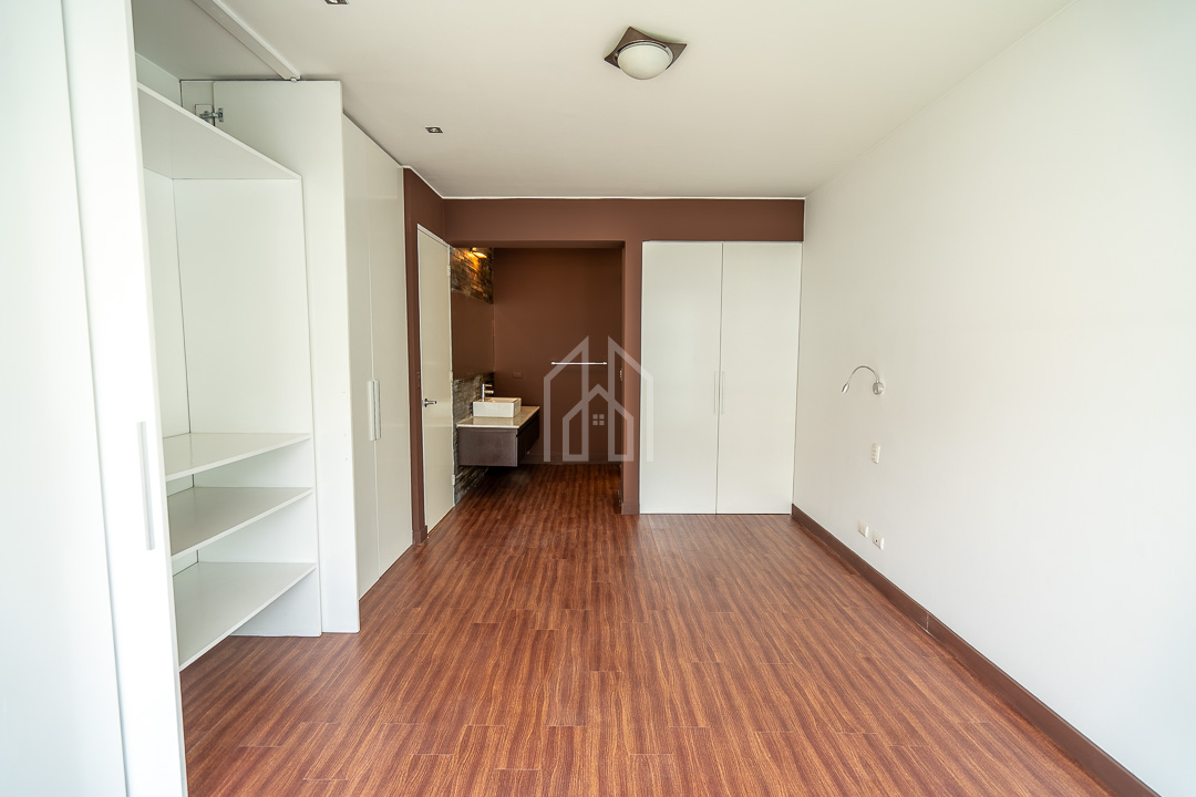 departamento en venta en surco golf los incas-16