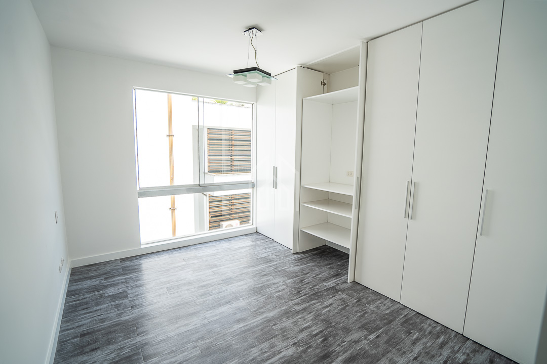 departamento en venta en surco golf los incas-23