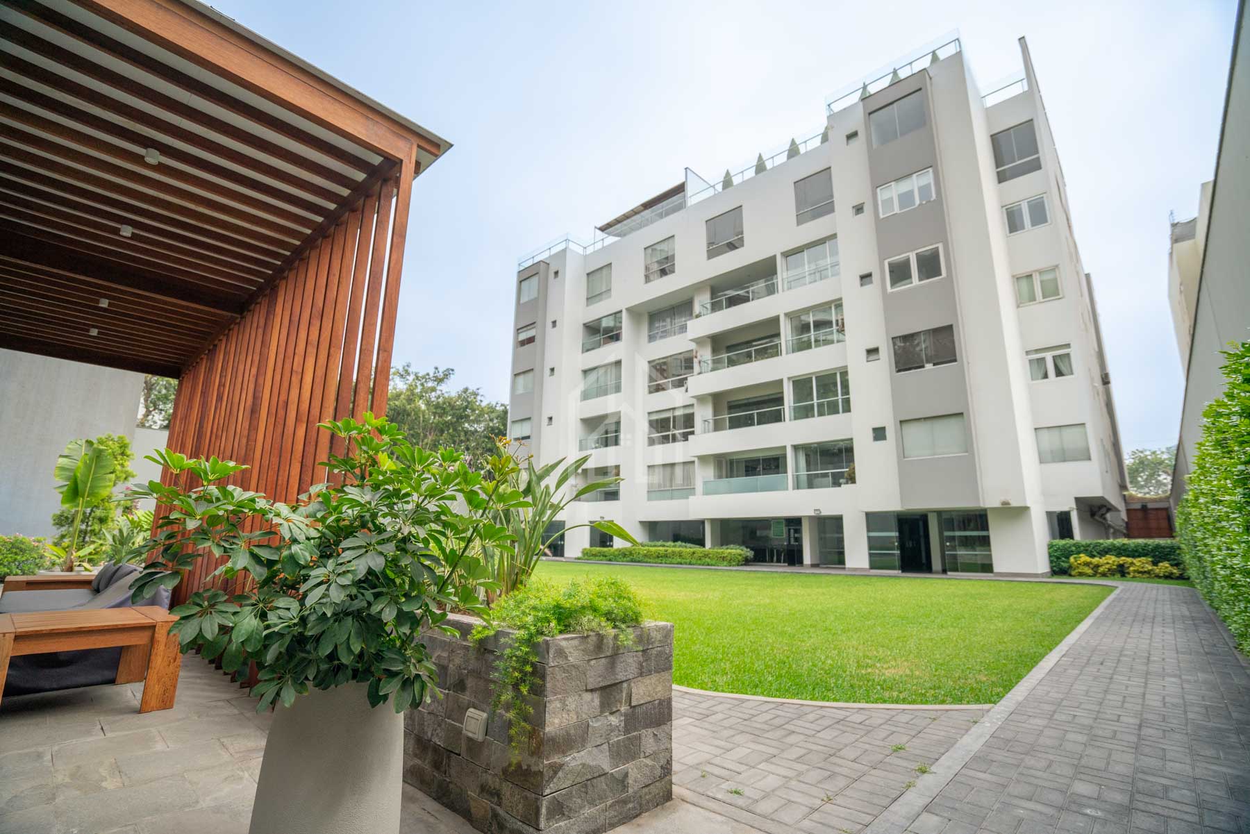 departamento en venta golf los incas cuadra 8-1