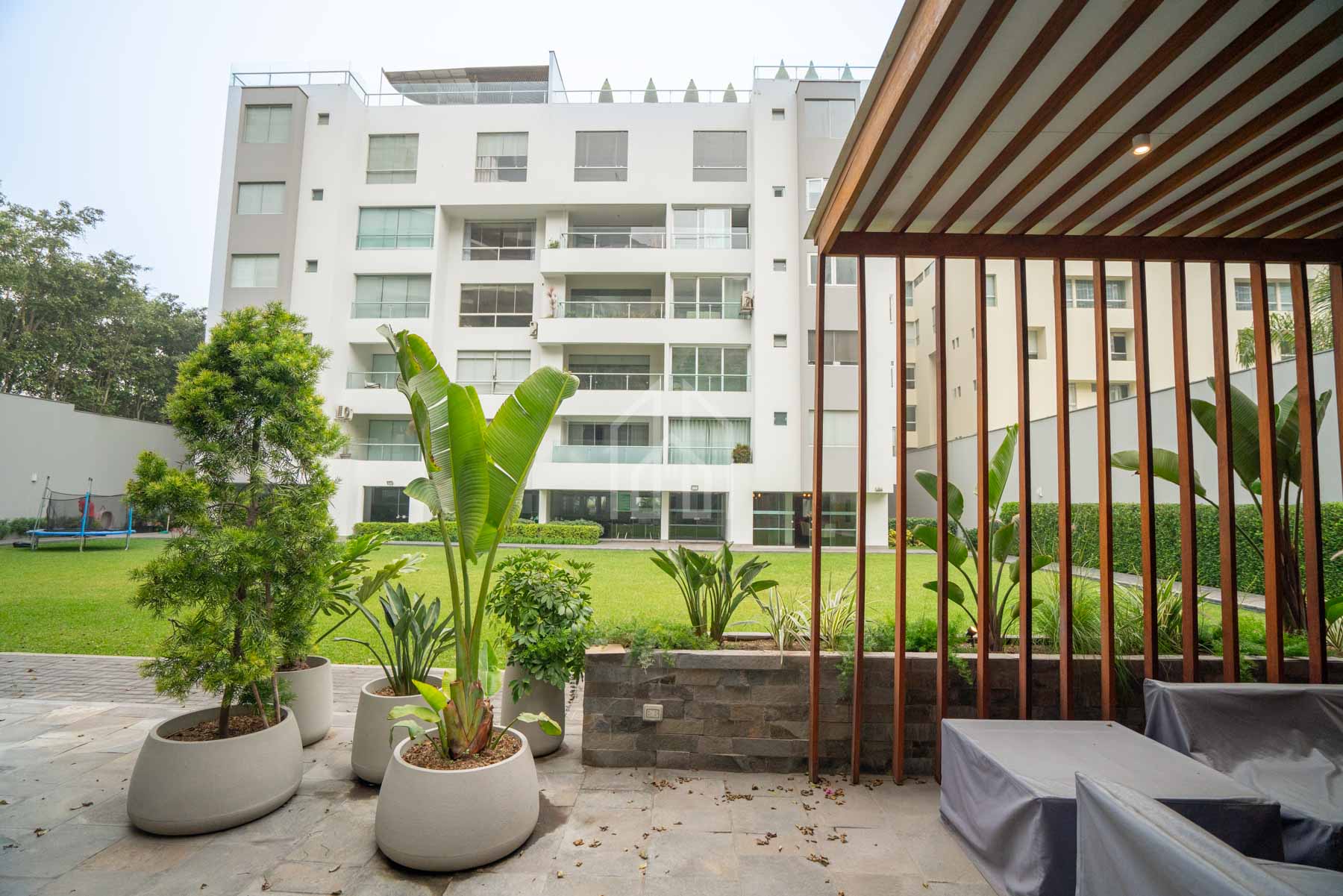departamento en venta golf los incas cuadra 8-12