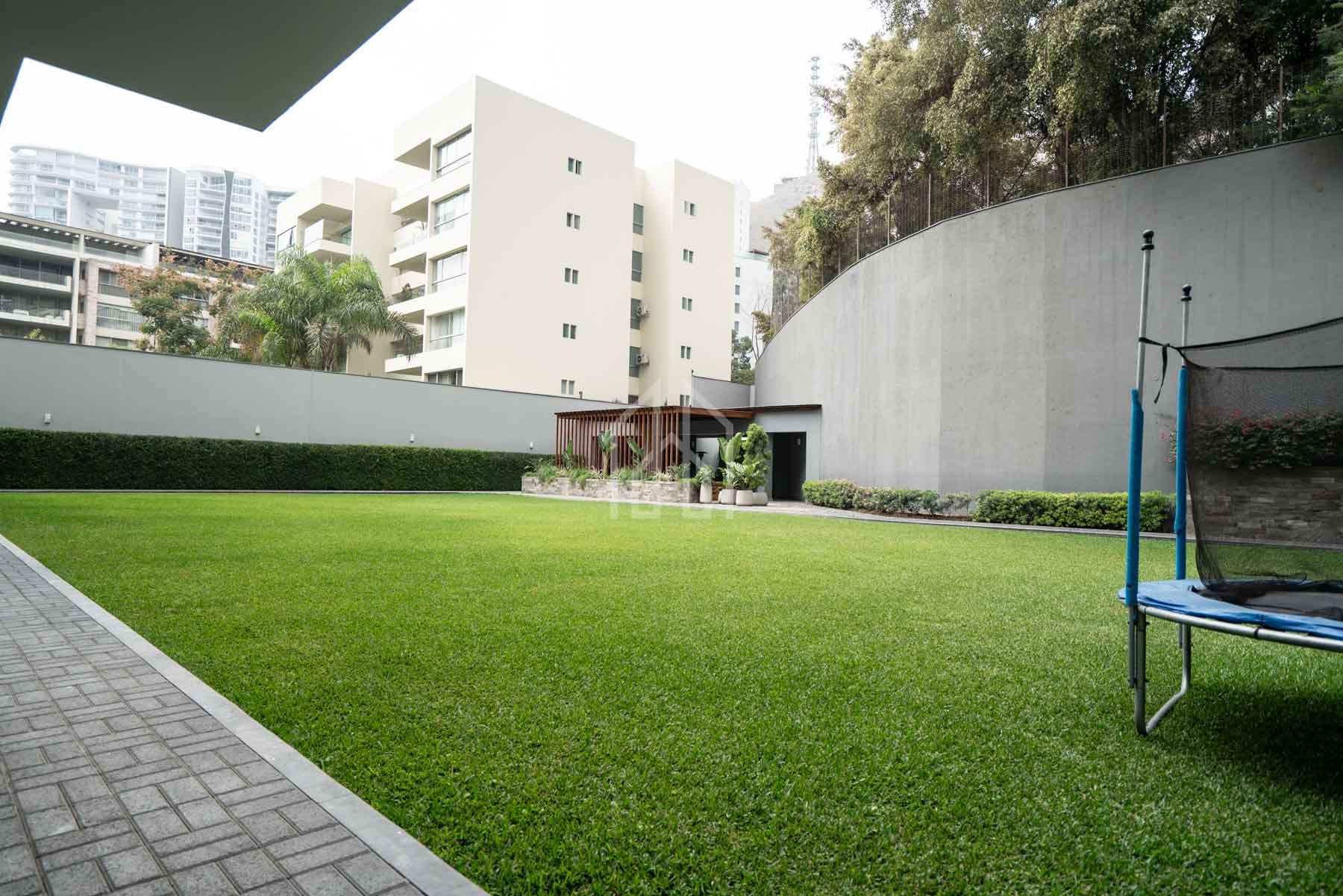 departamento en venta golf los incas cuadra 8-4