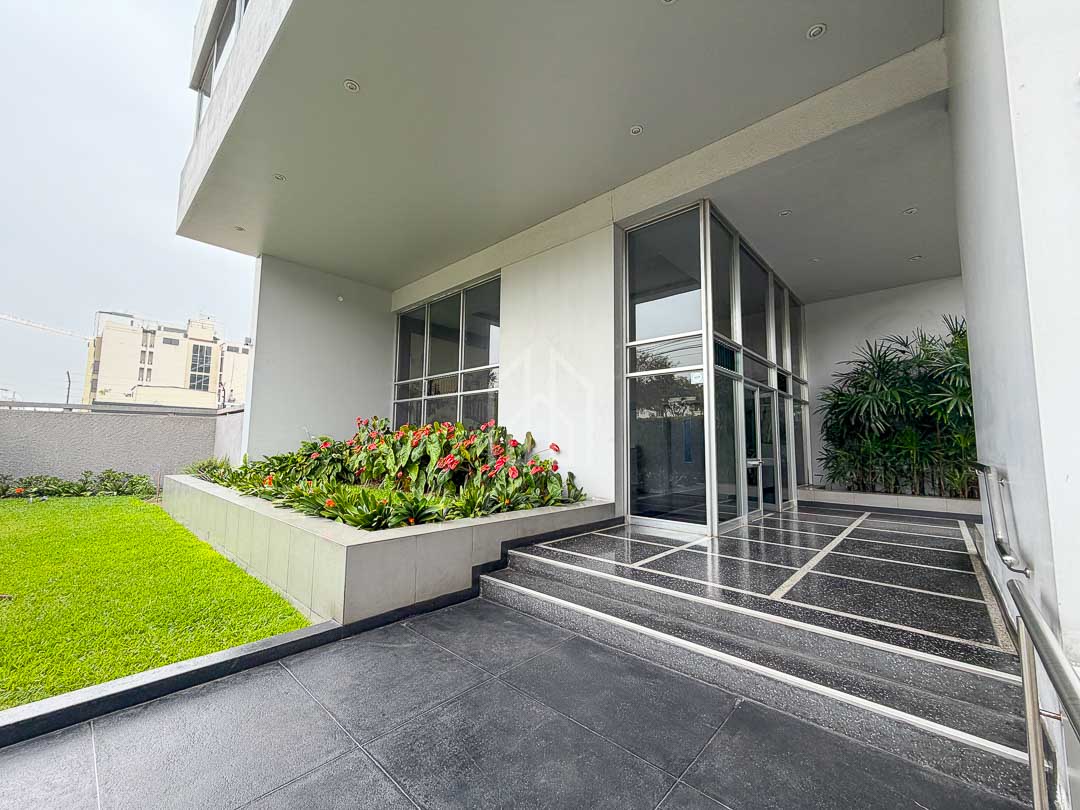 Departamento en venta o alquiler arequipa con santa cruz miraflores-4